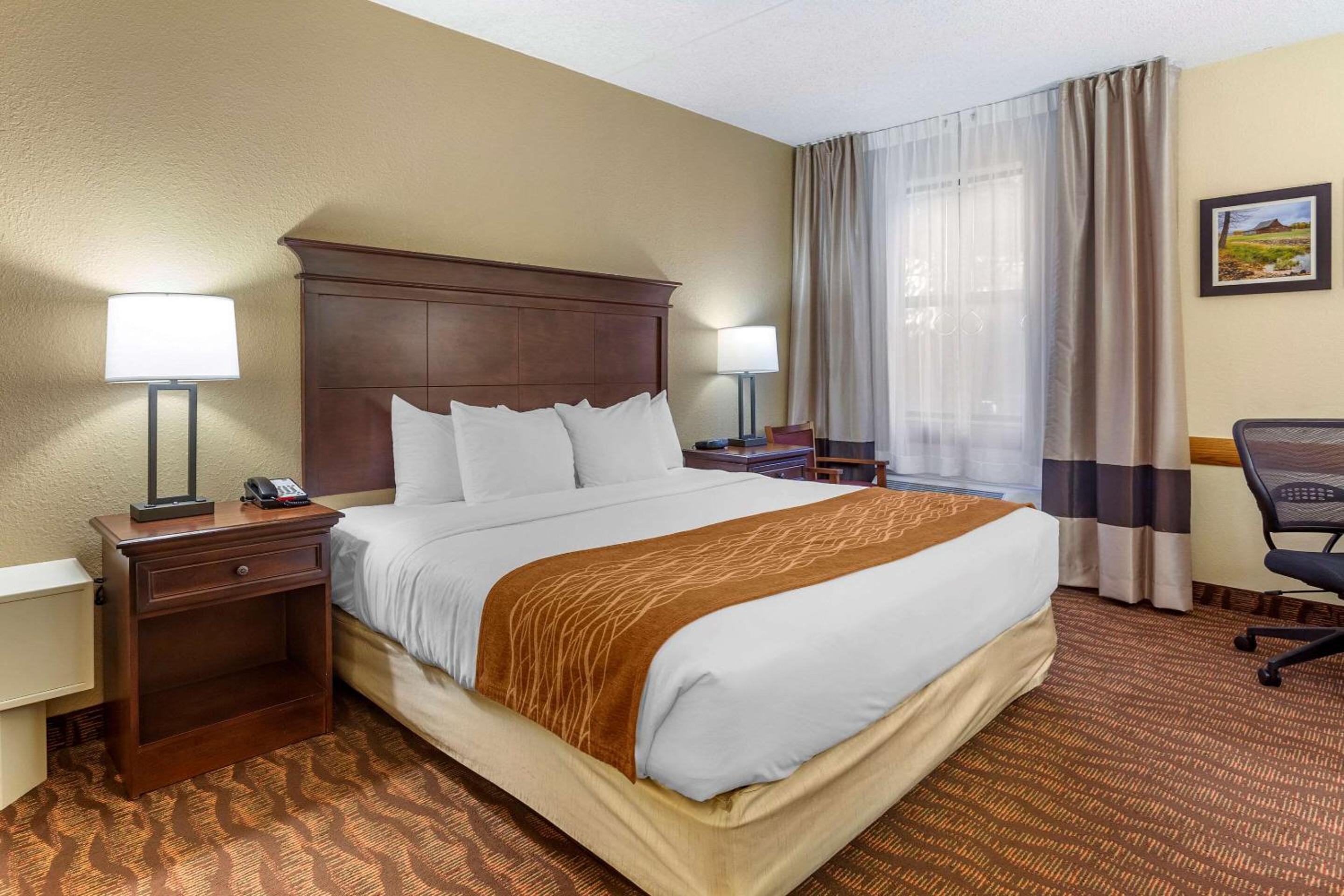 King Room - Accessible/Non-Smoking - Photo 1