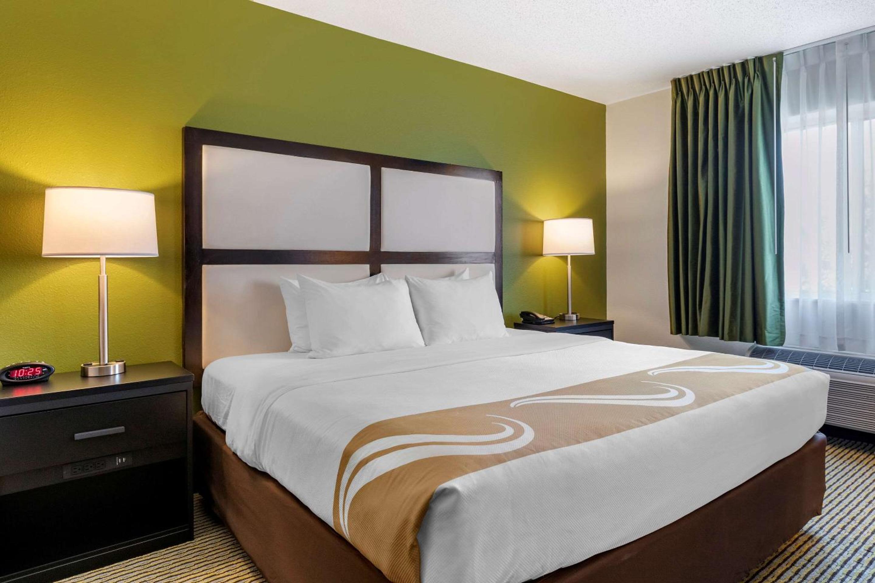 King Suite with Sofa Bed - Photo 3