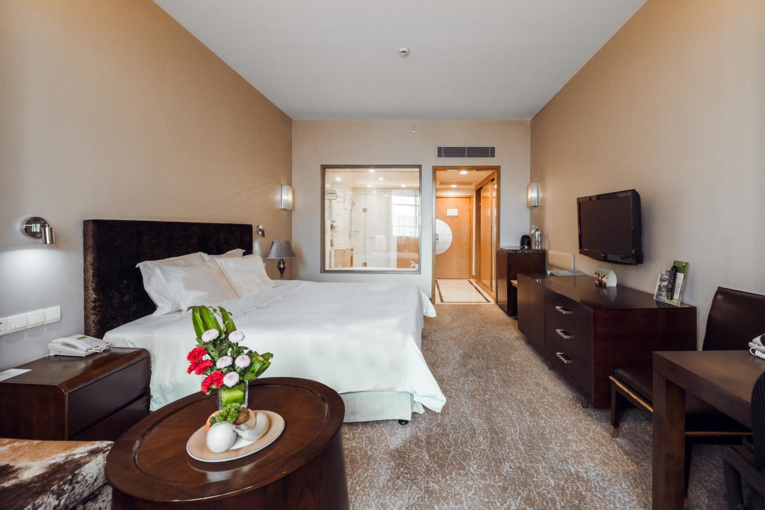 Standard King Room photo 2