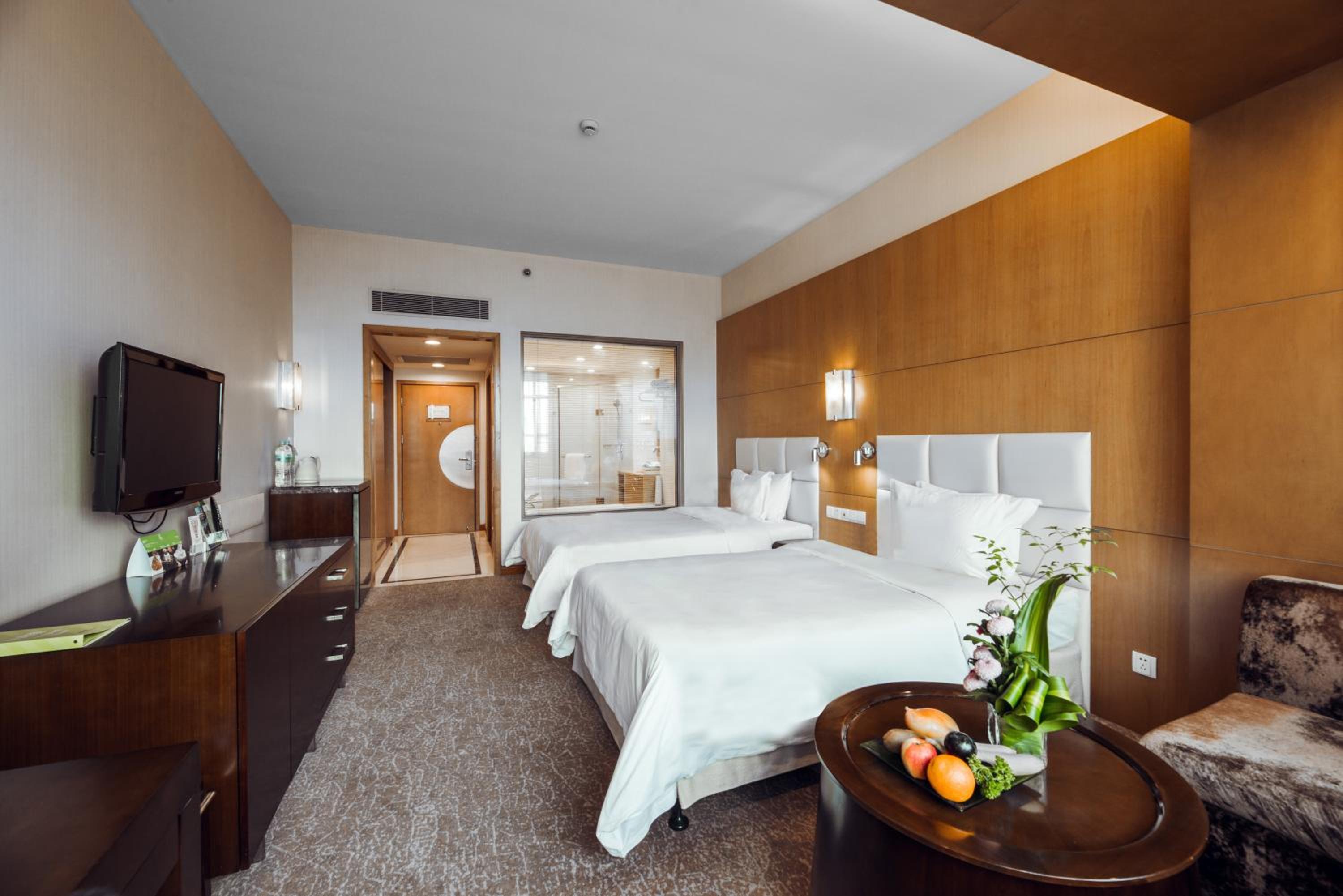 Standard King Room with Two King Beds photo 1