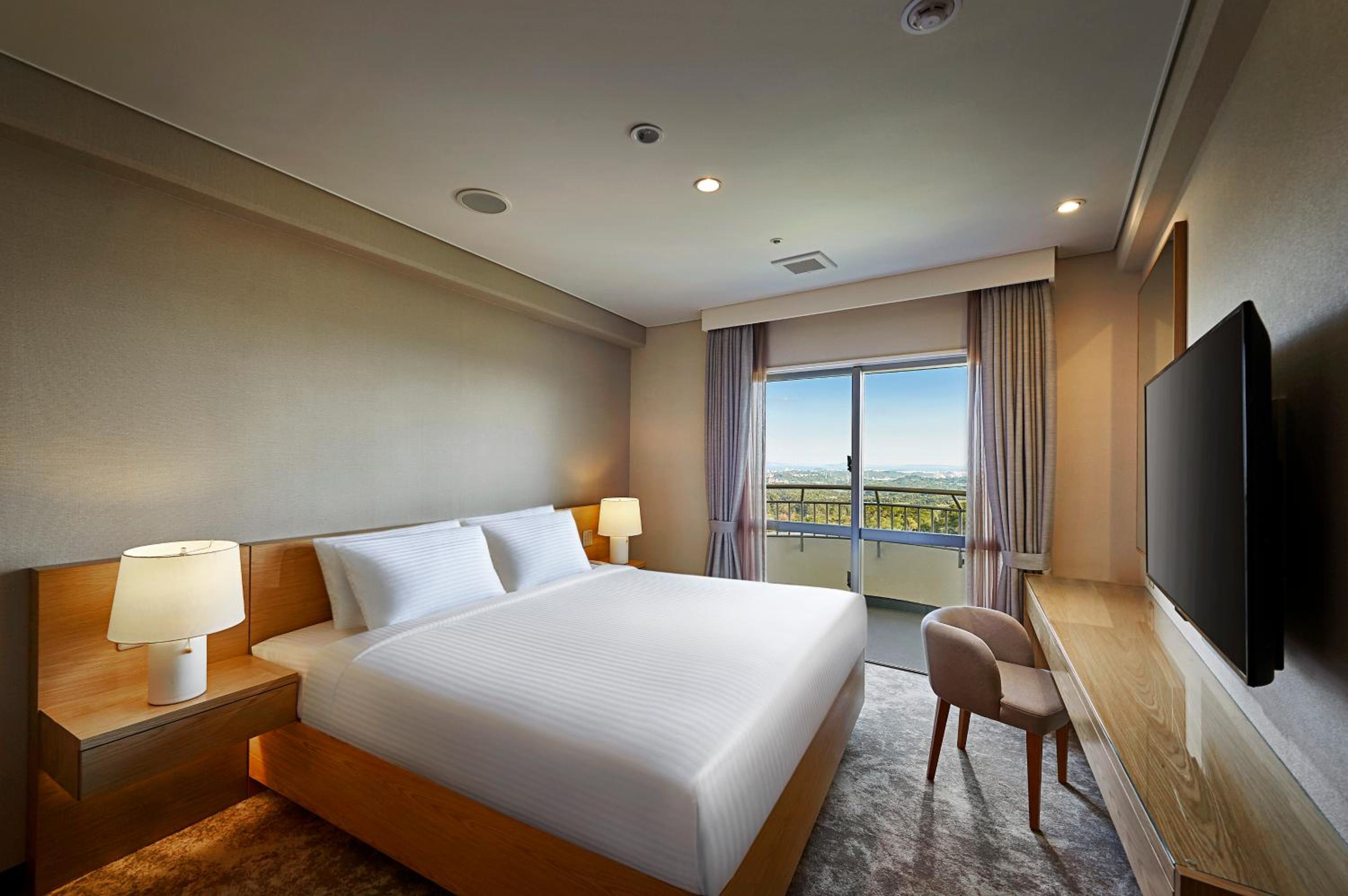 Superior King Room - Photo 1