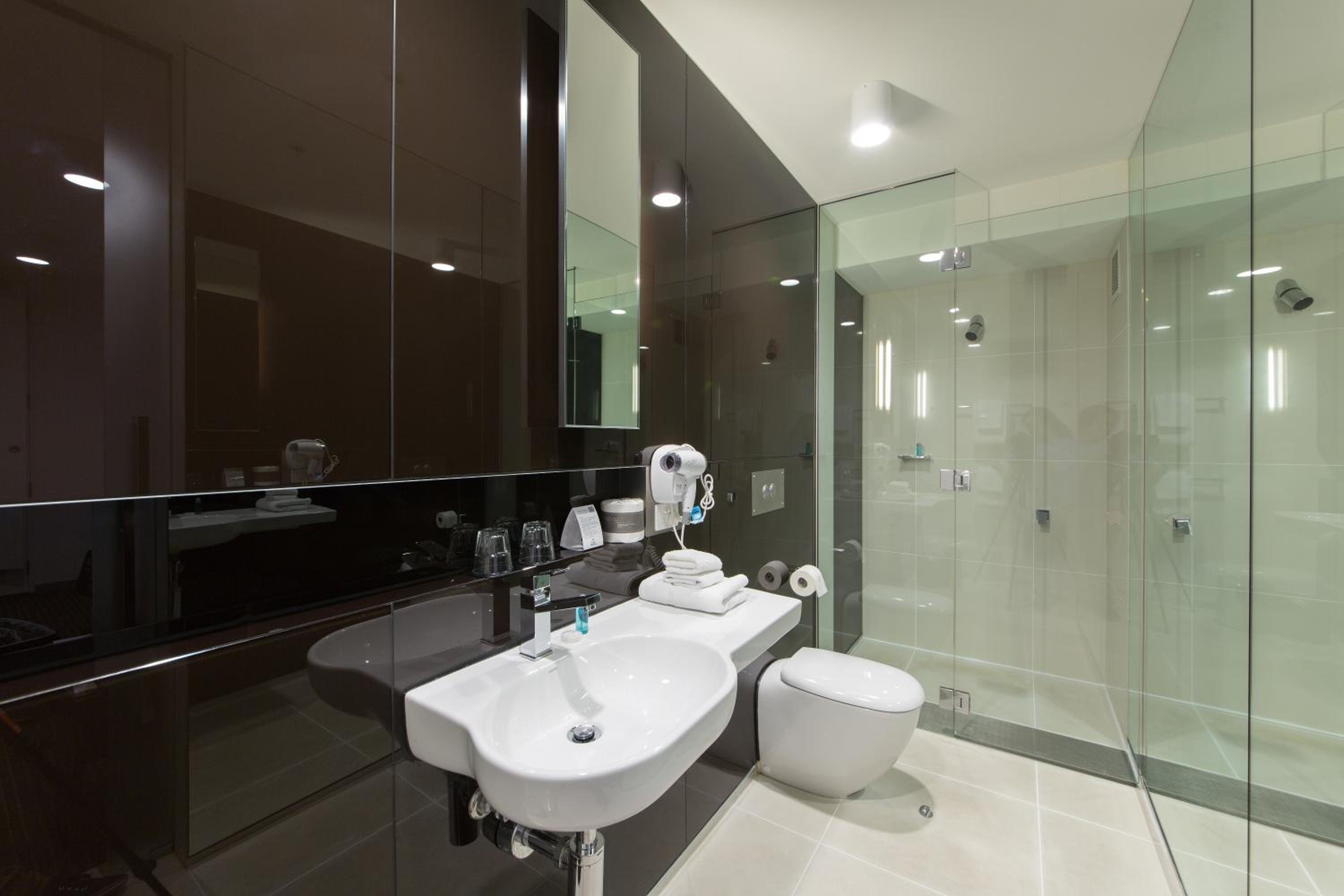 Superior King Room - Photo 5