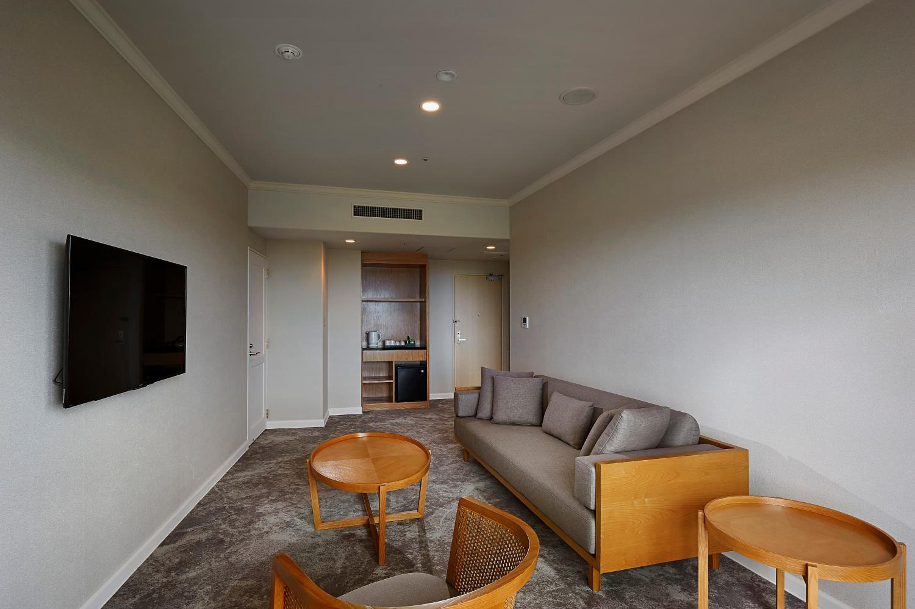 Executive Suite - Photo 10