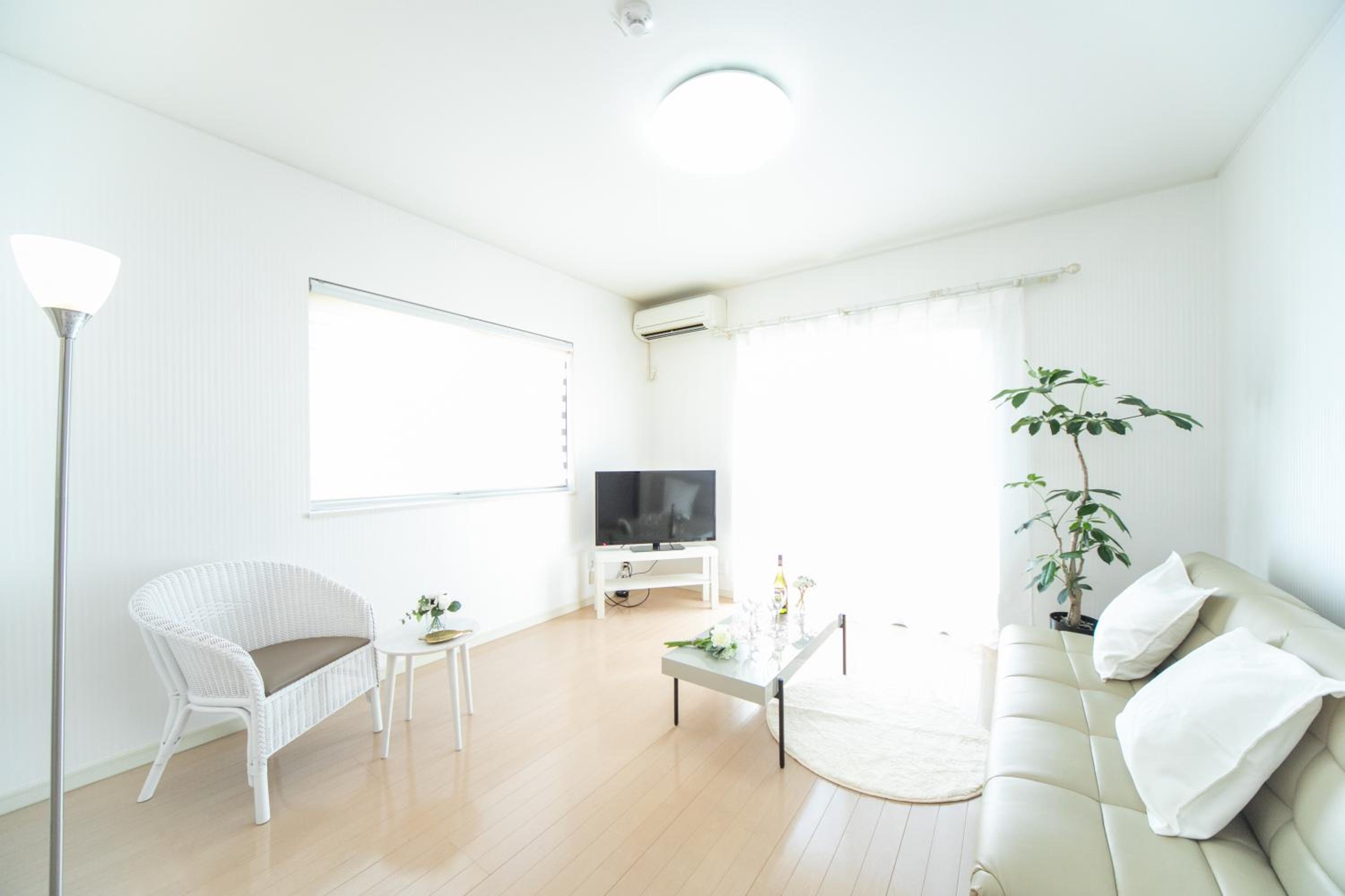 Five-Bedroom House - Photo 27