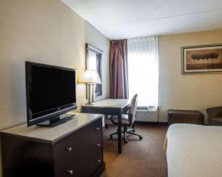 One Room Suite - Non Smoking photo 3