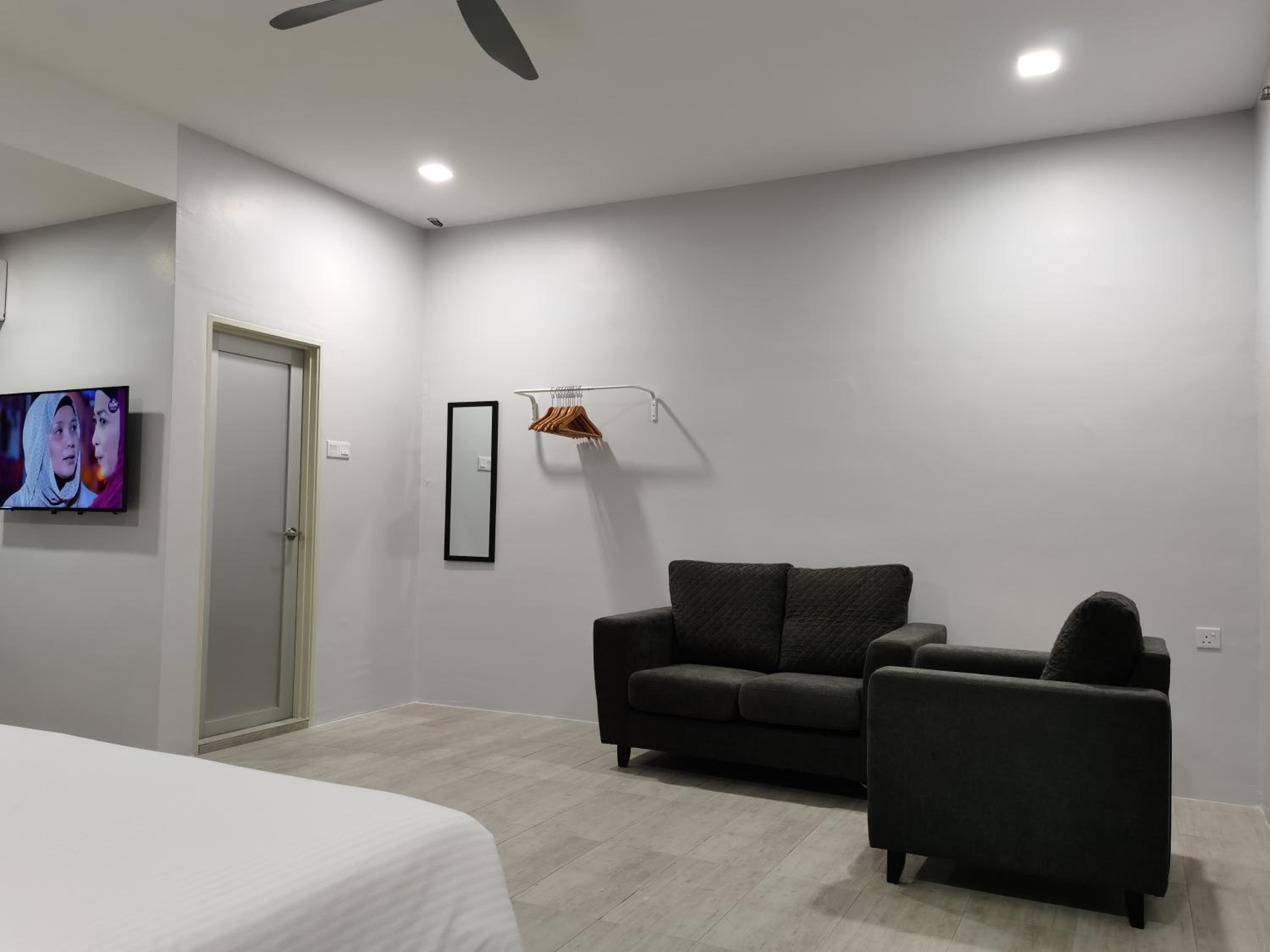 Deluxe Family Room photo 2