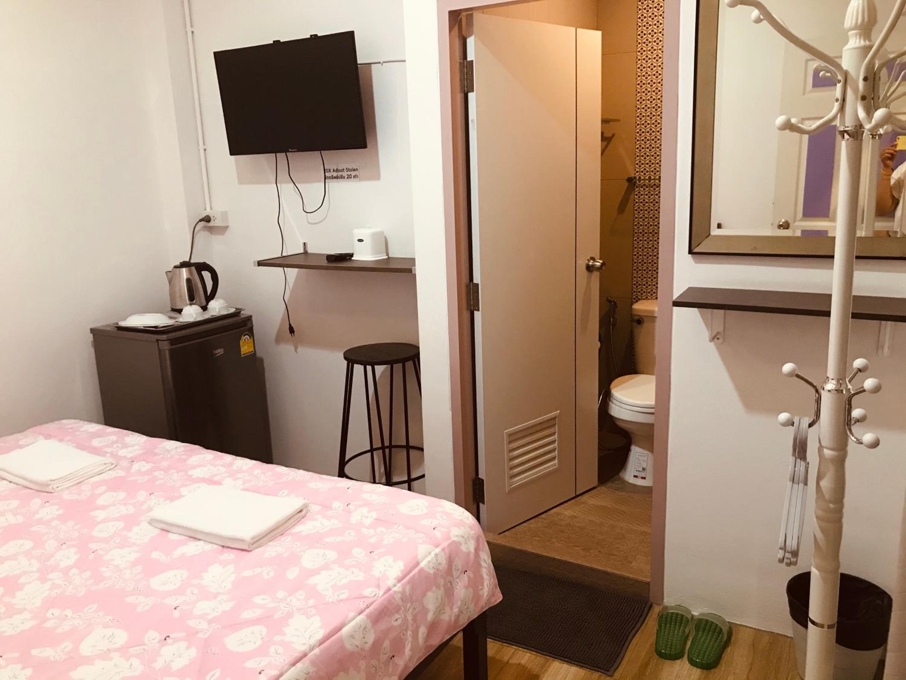 Double Room with Private Bathroom photo 2