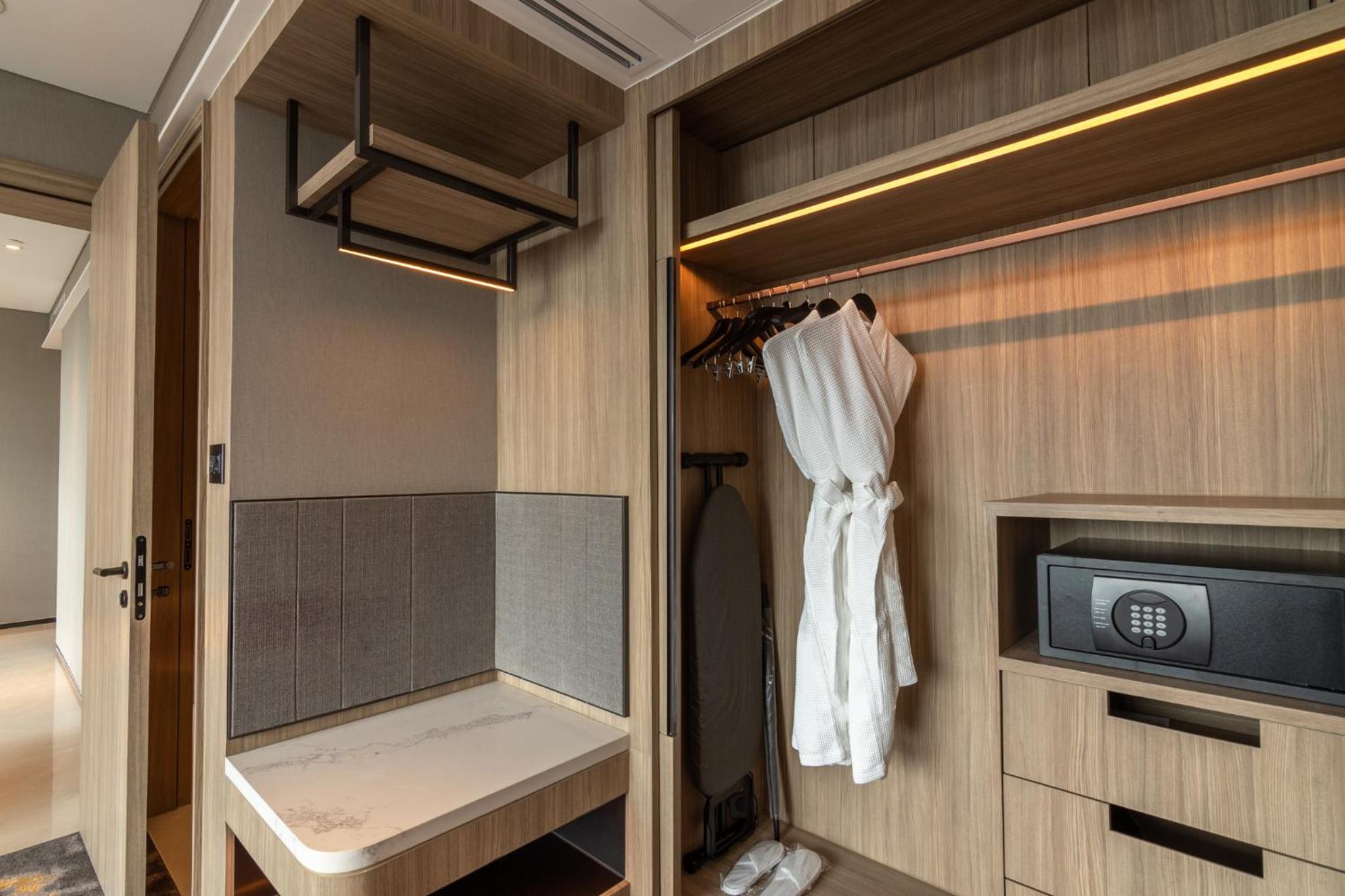 Executive Suite photo 2