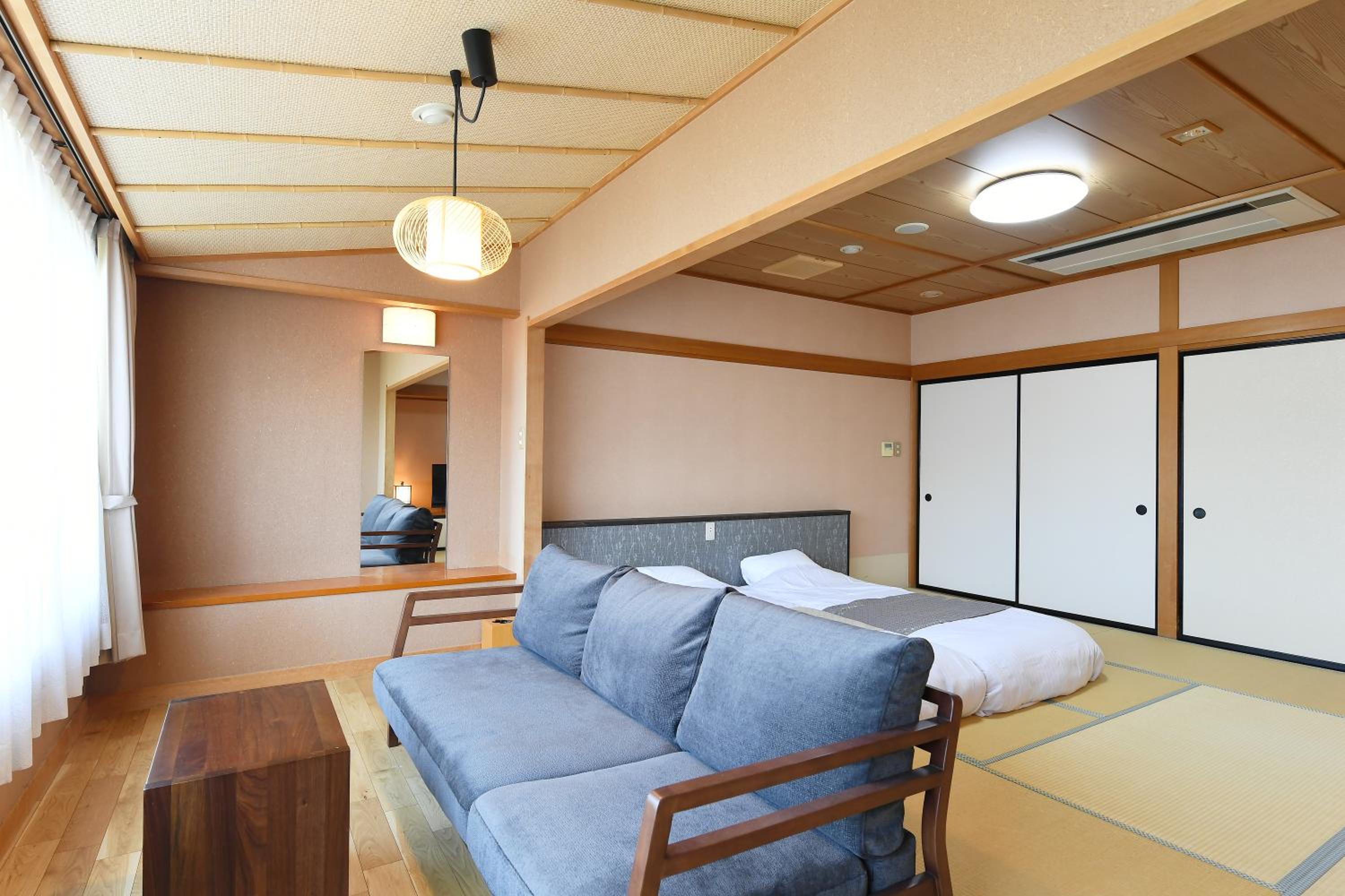Japanese-Style Quadruple Room photo 1