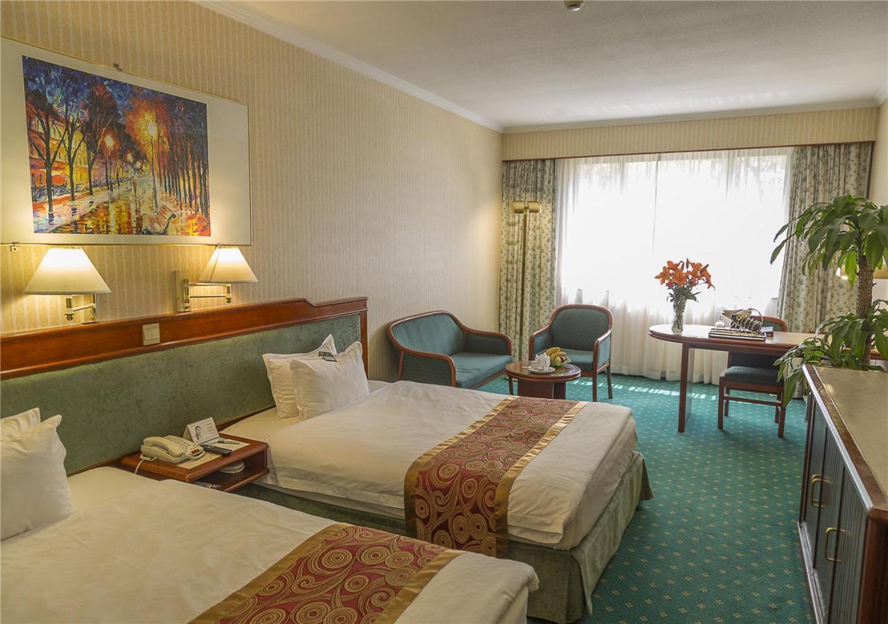 Deluxe Twin Room photo 2