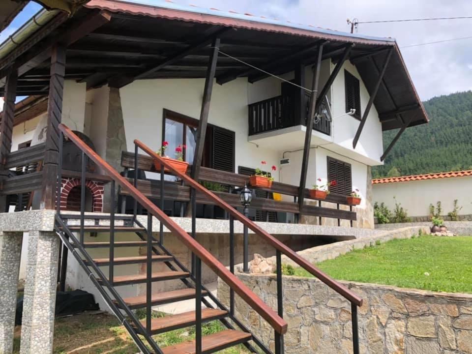 Villa photo 1