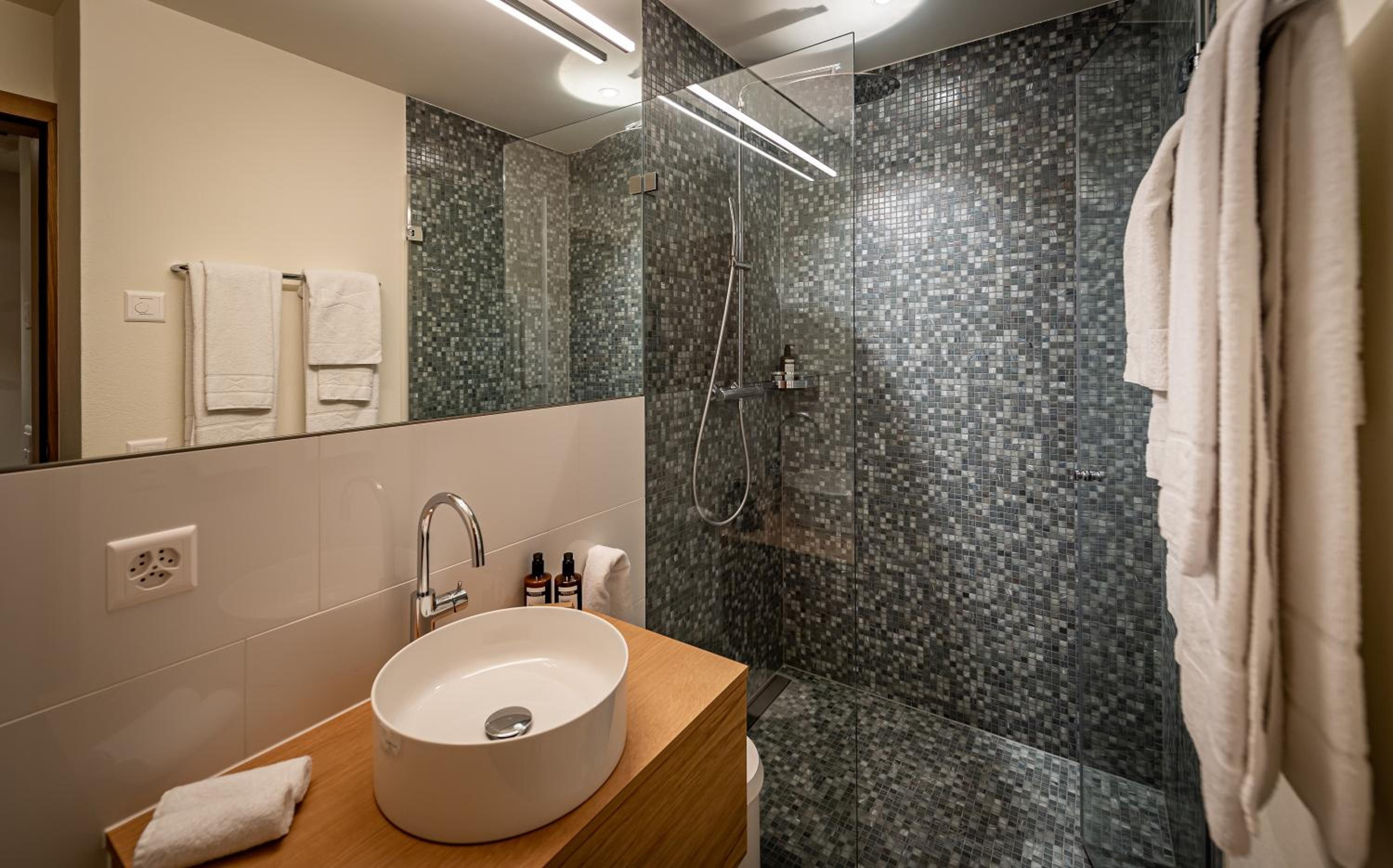 Studio Apartment photo 3