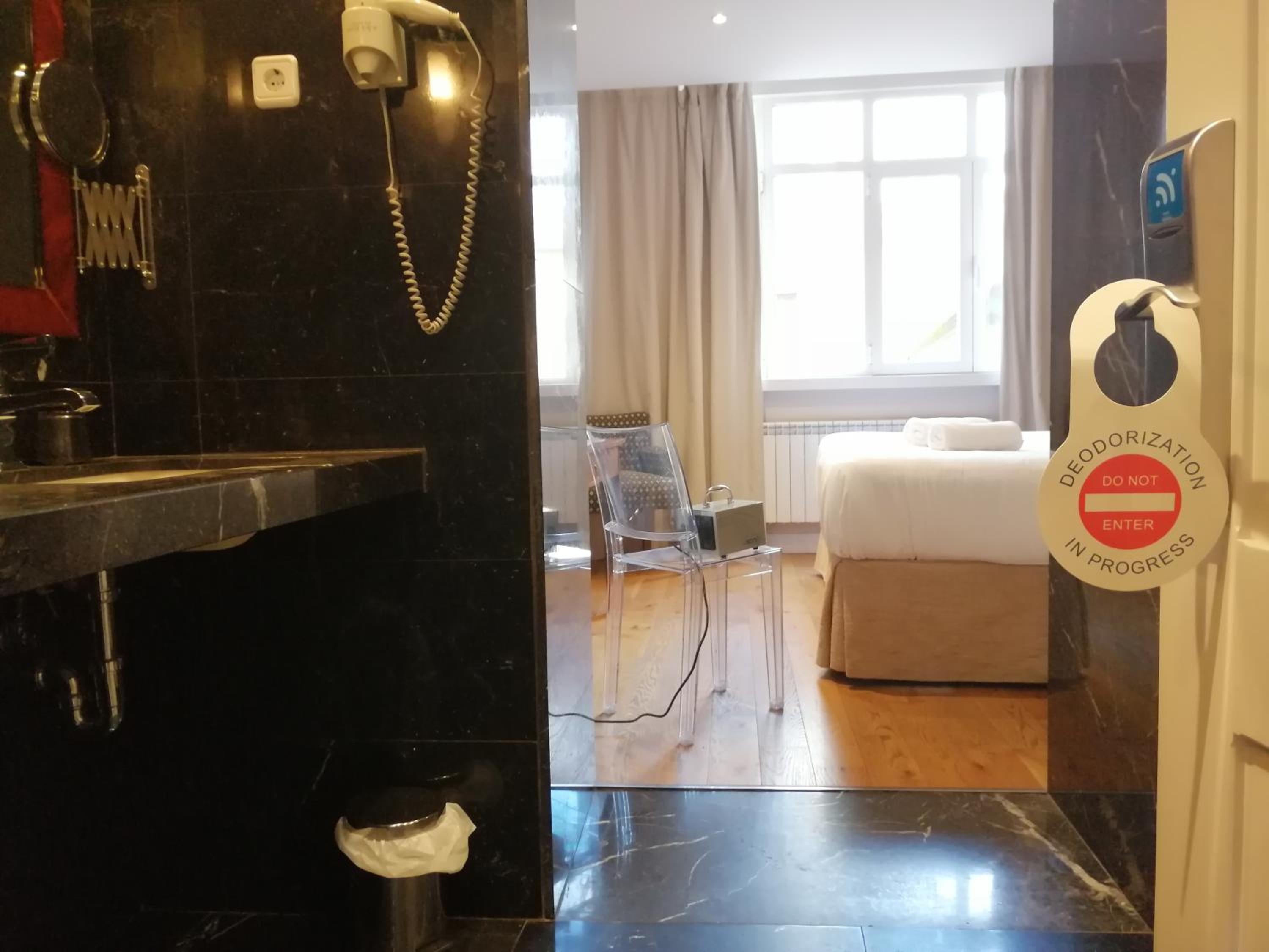 Double or Twin Room - Photo 19
