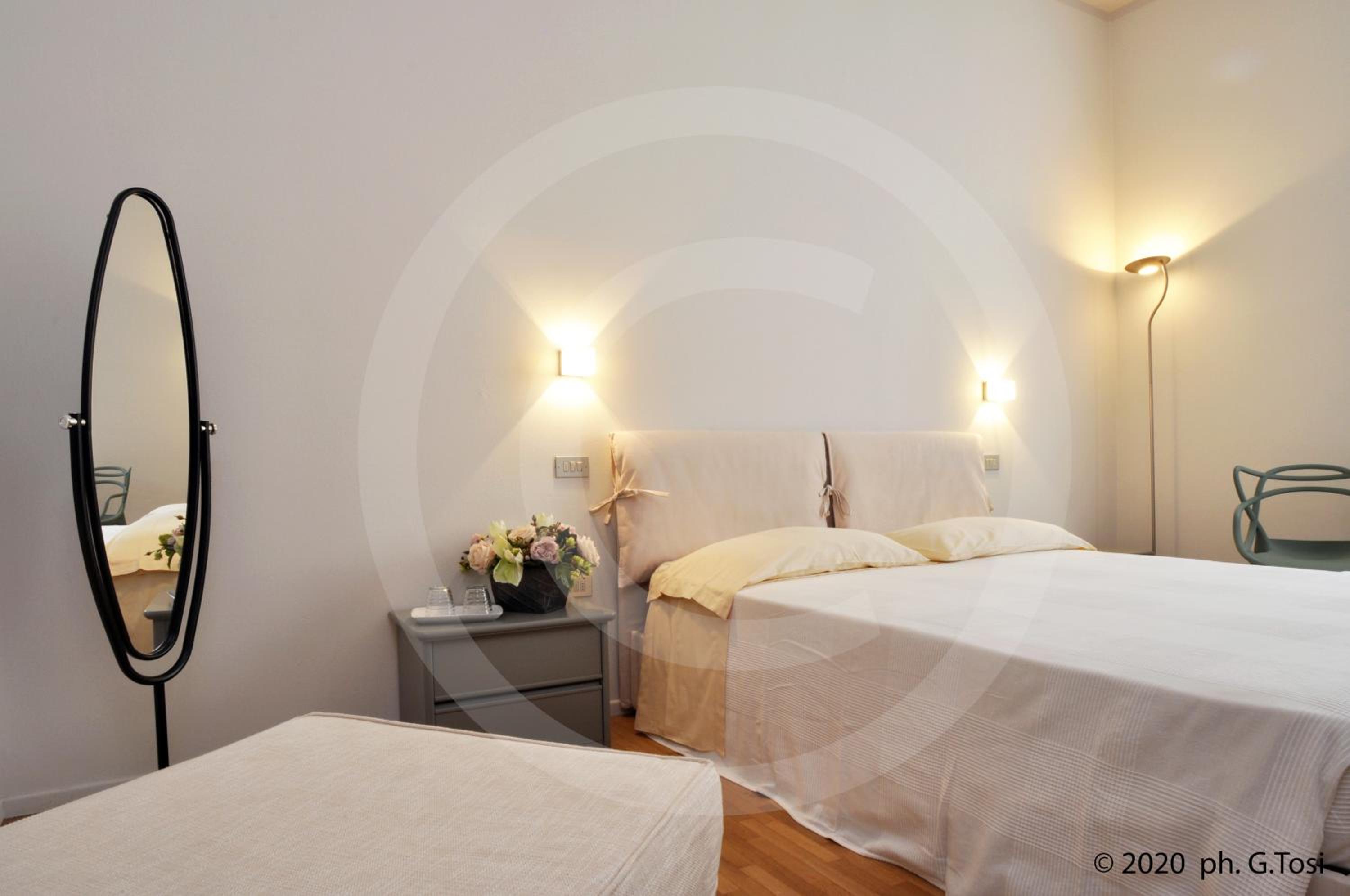 Double Room with Private Bathroom photo 2