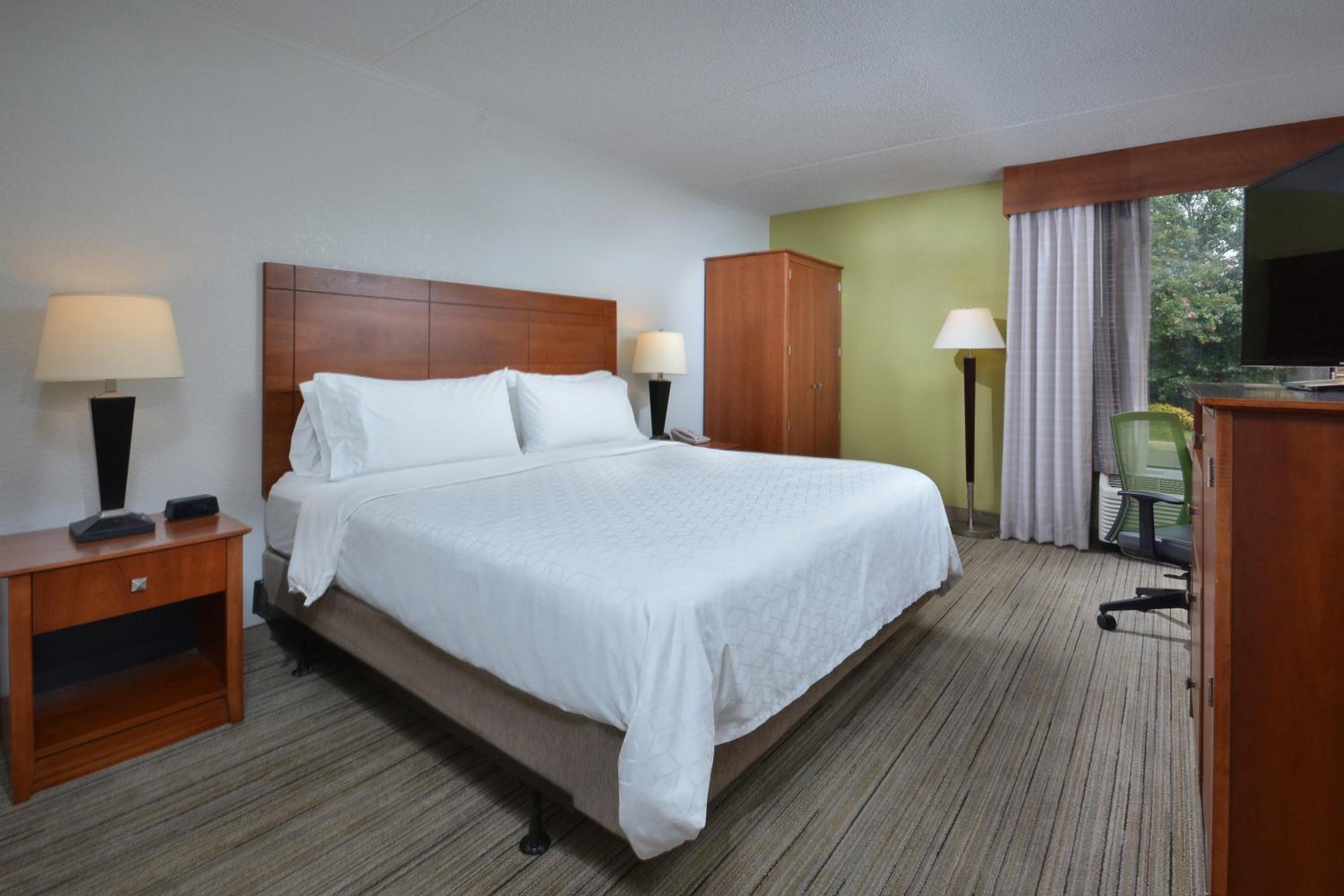 Standard King Room - Photo 1