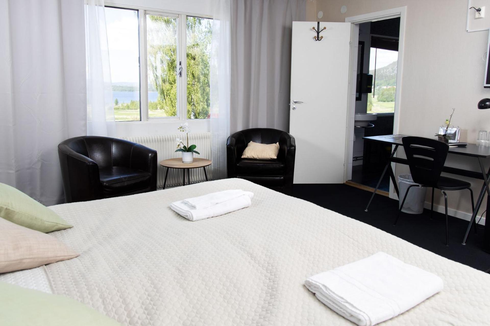 Deluxe Suite with Spa Bath - Photo 1