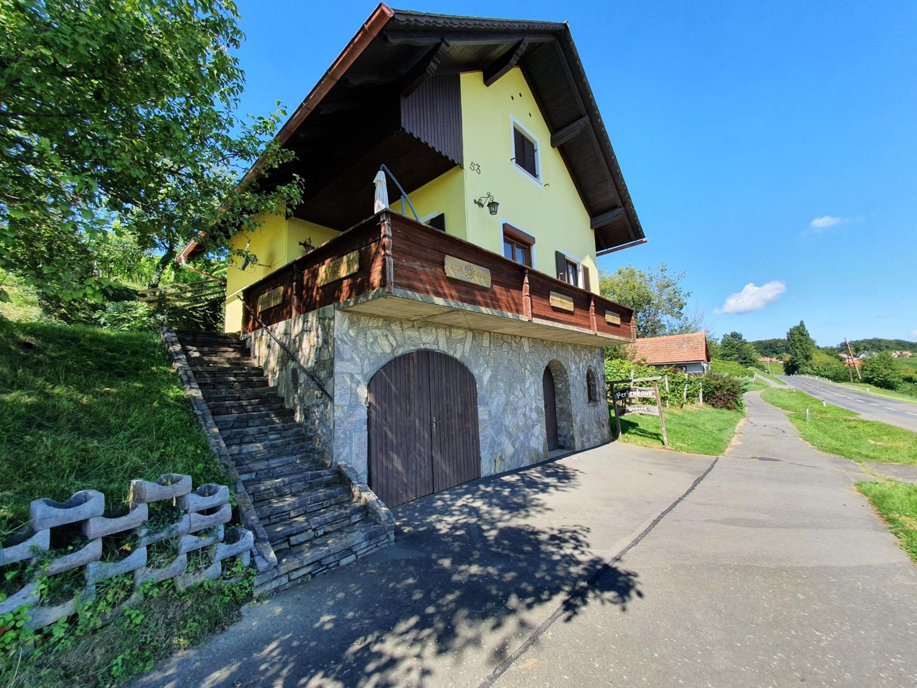 Four-Bedroom House photo 3