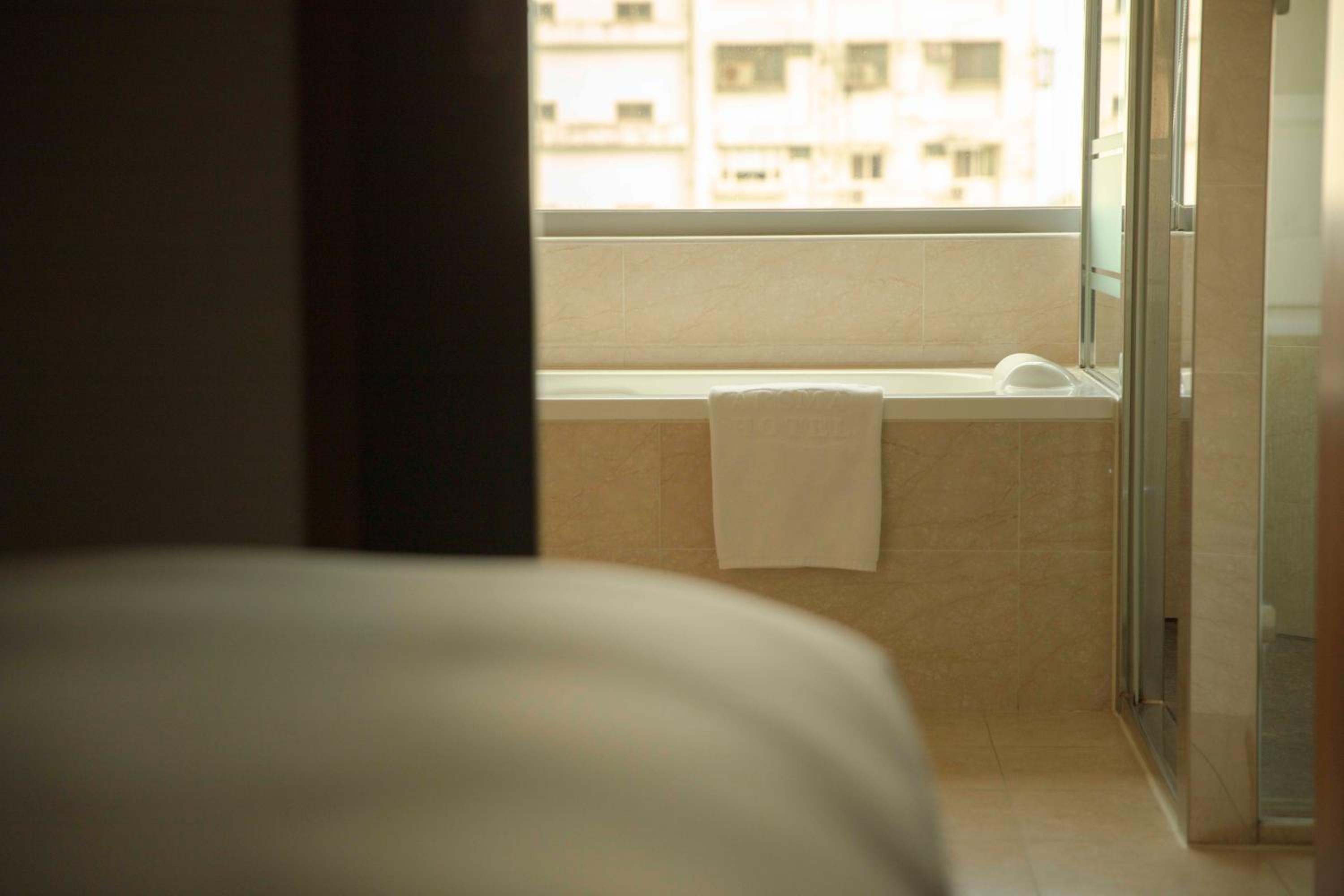 Family Room with Bathtub (4 Adults) photo 2
