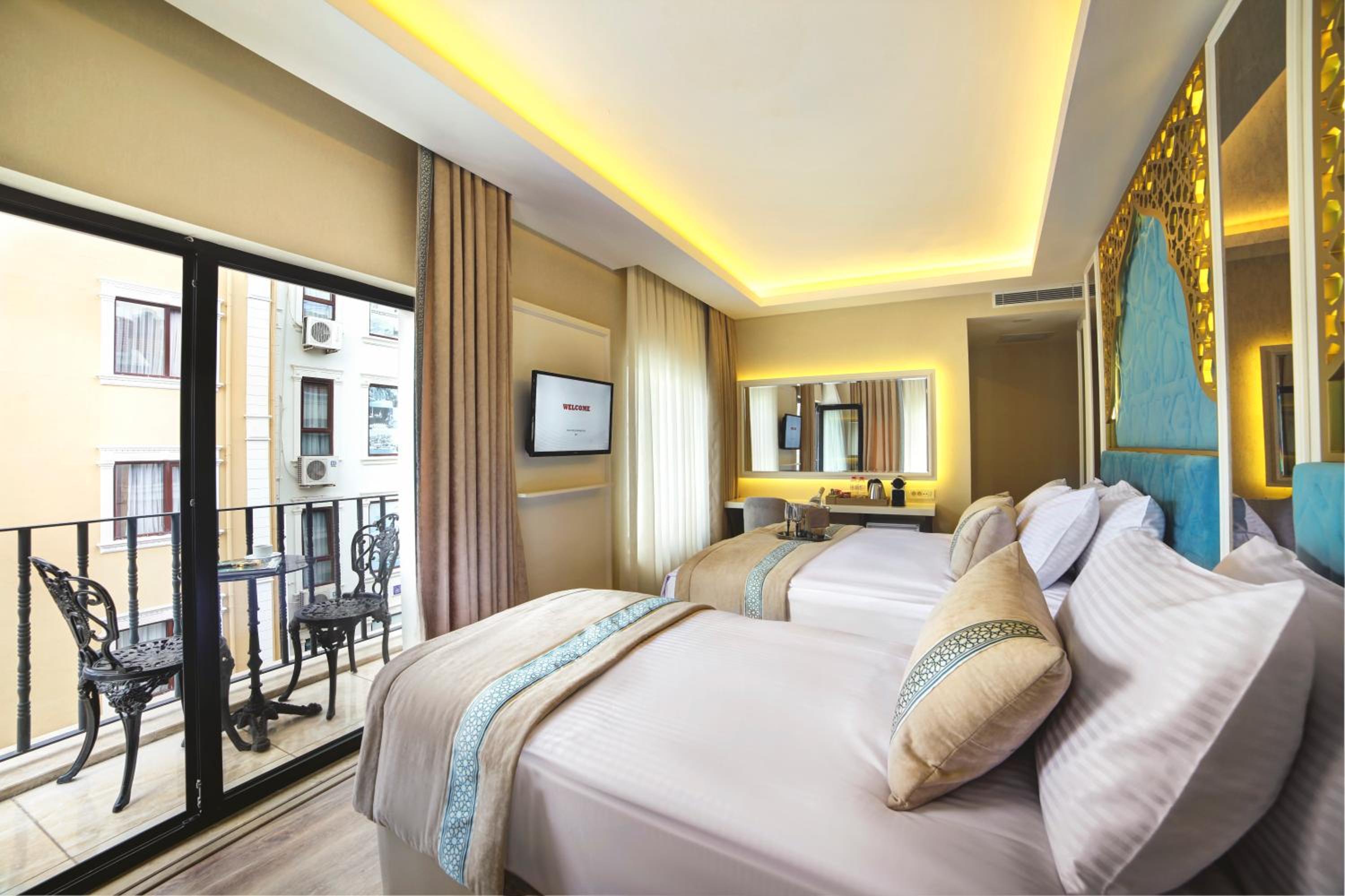 Superior Double or Twin Room with Balcony photo 3
