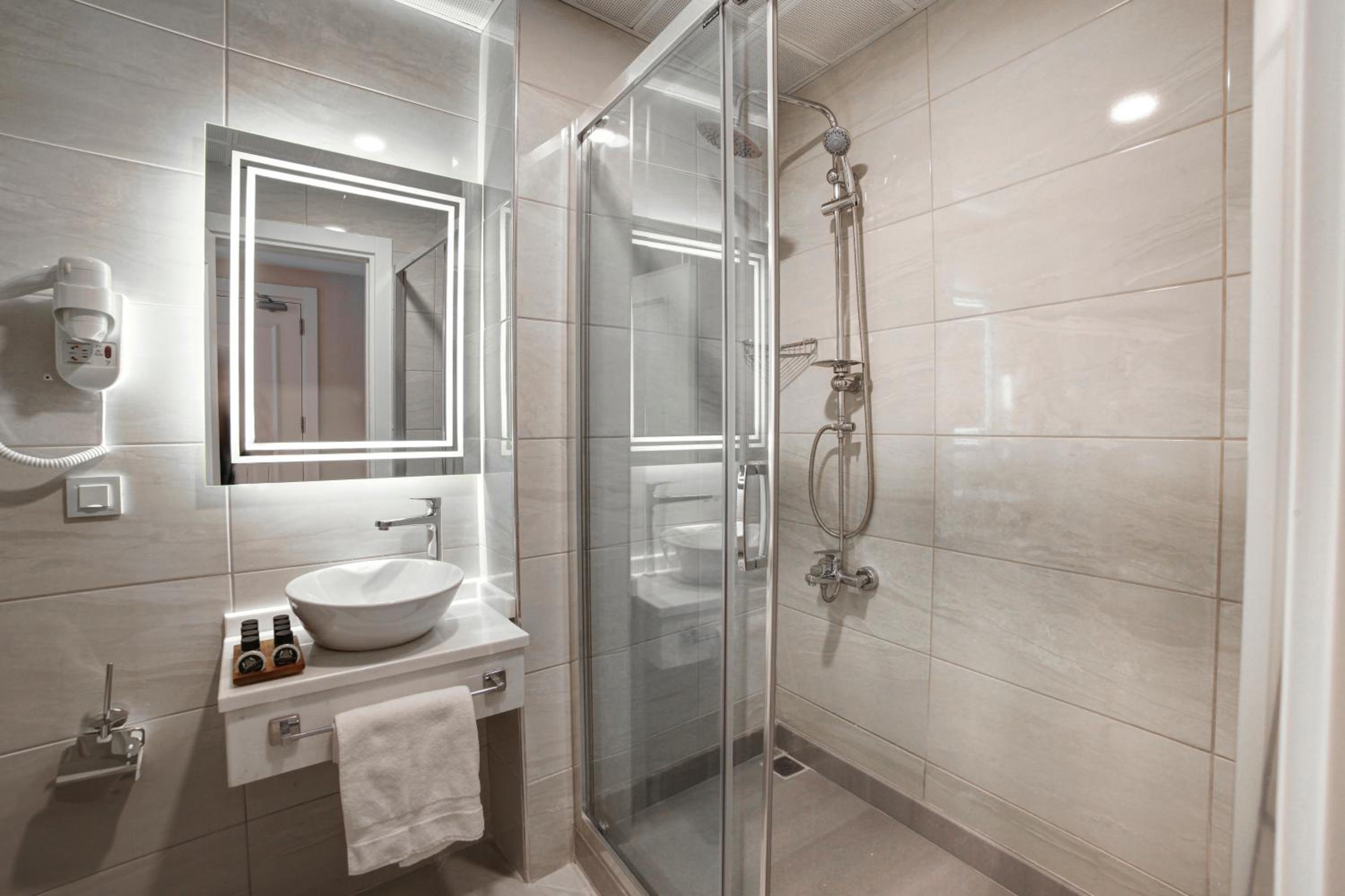 Superior Triple Room photo 3