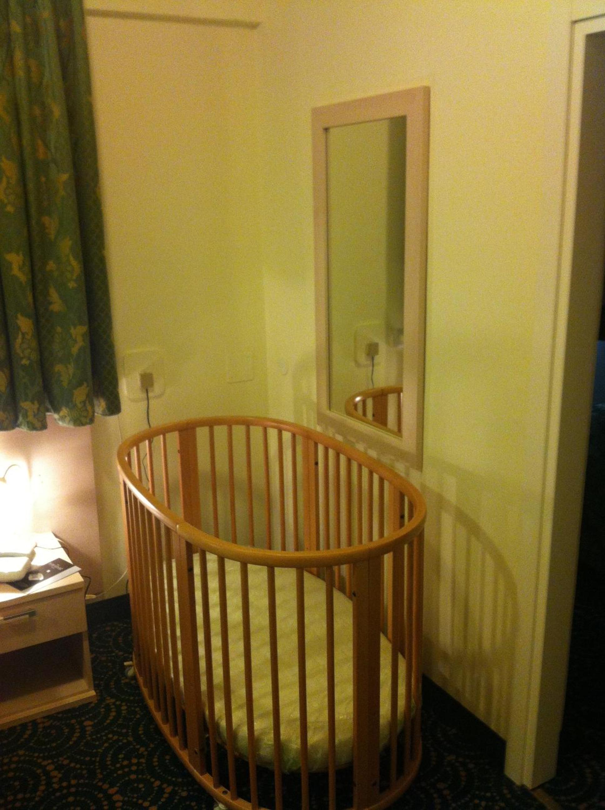 Family Room (2 Adults + 2 Children) - Photo 5