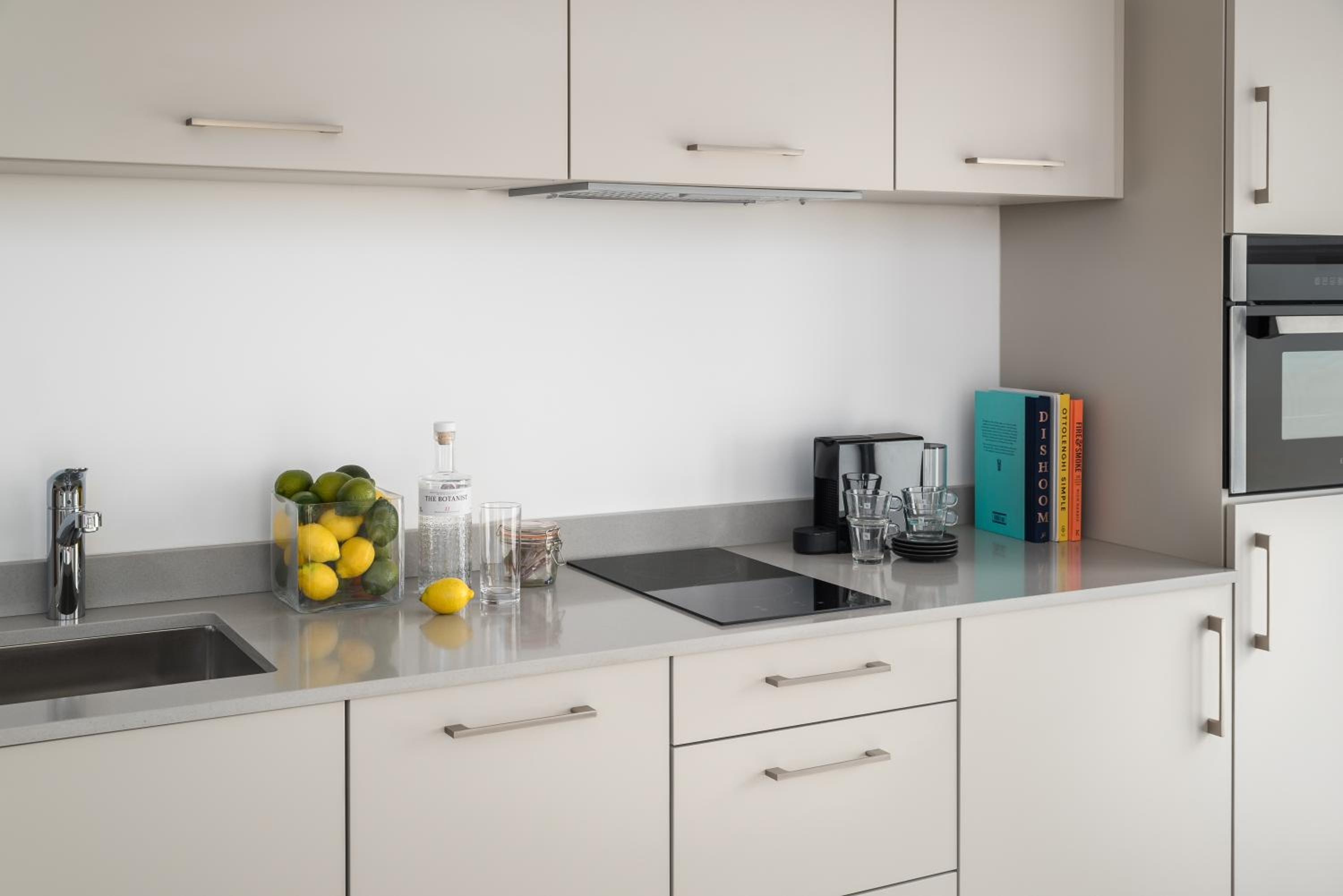 Studio Suite - Photo 11