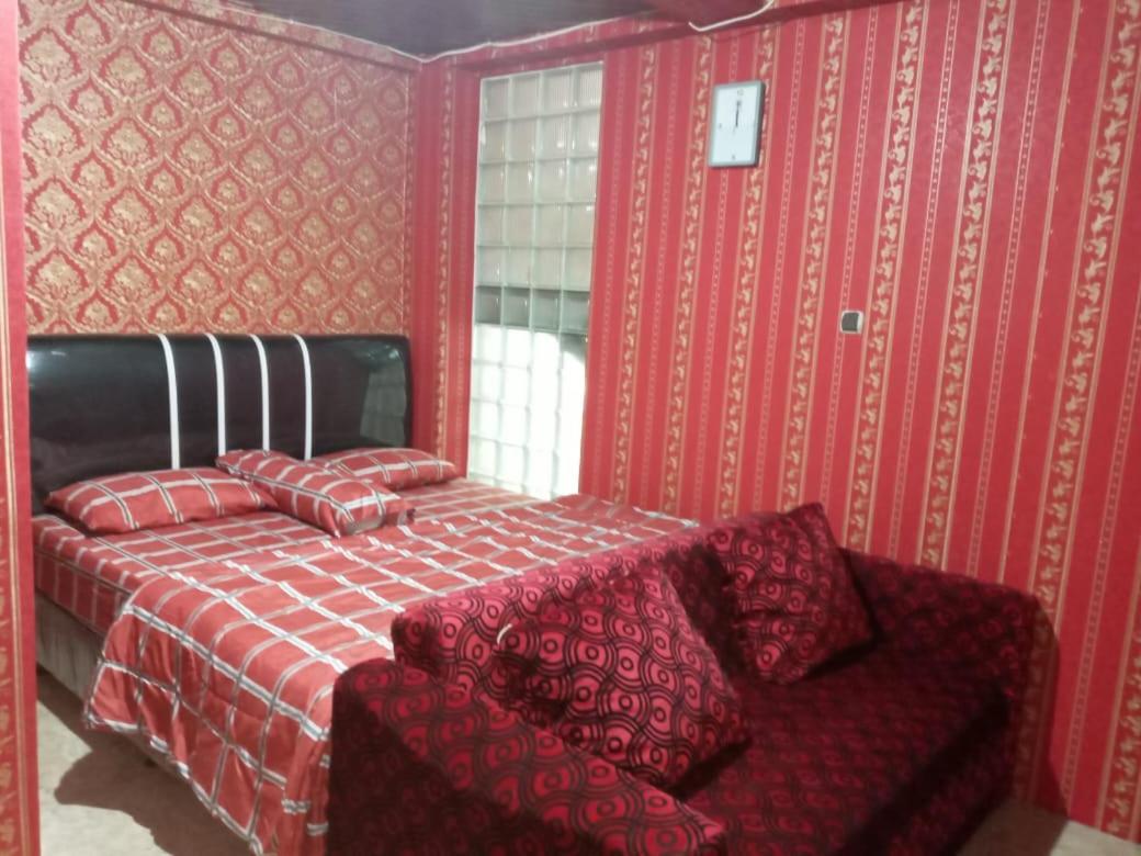 Deluxe King Suite - Photo 9