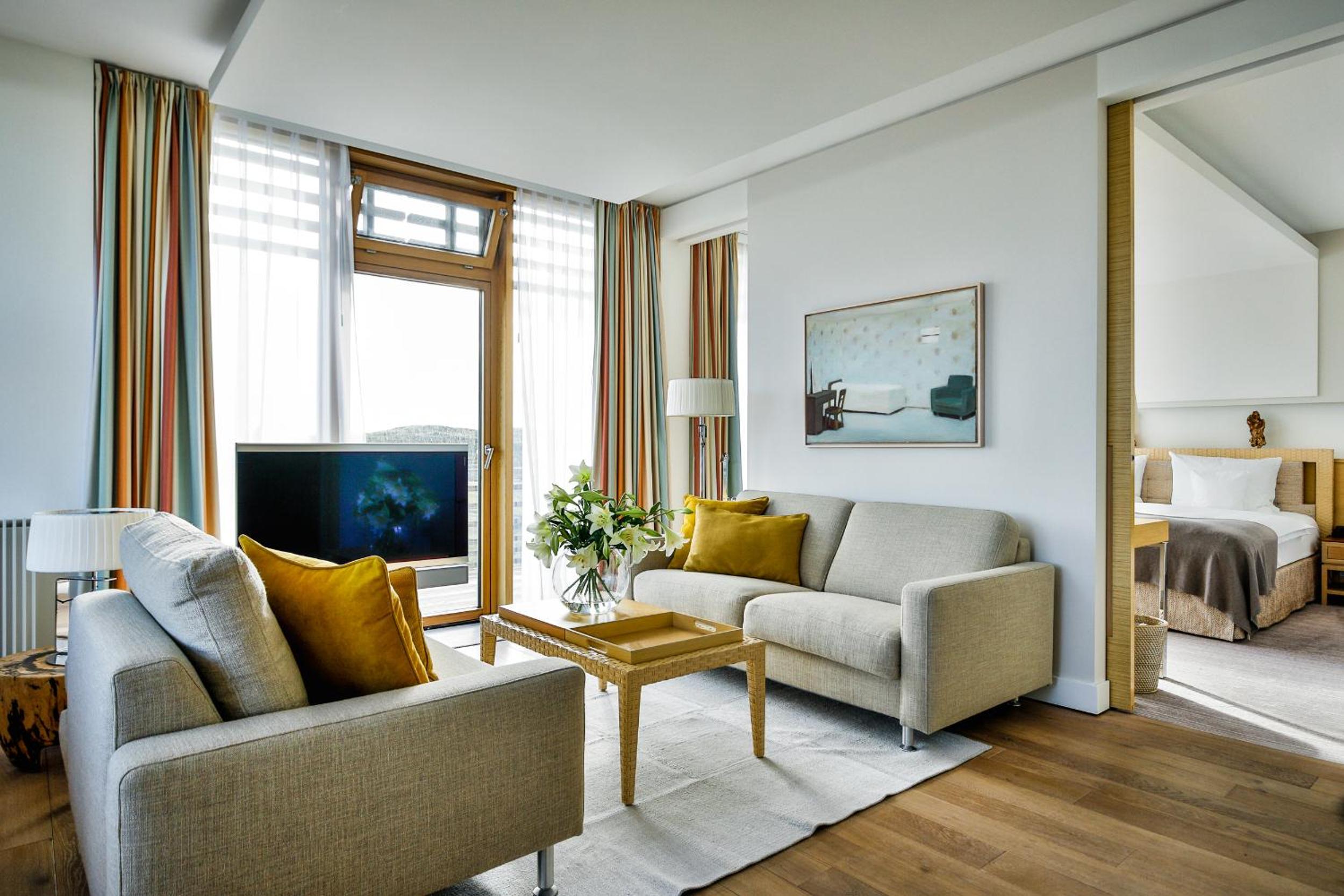 Suite with Terrace thumbnail 5