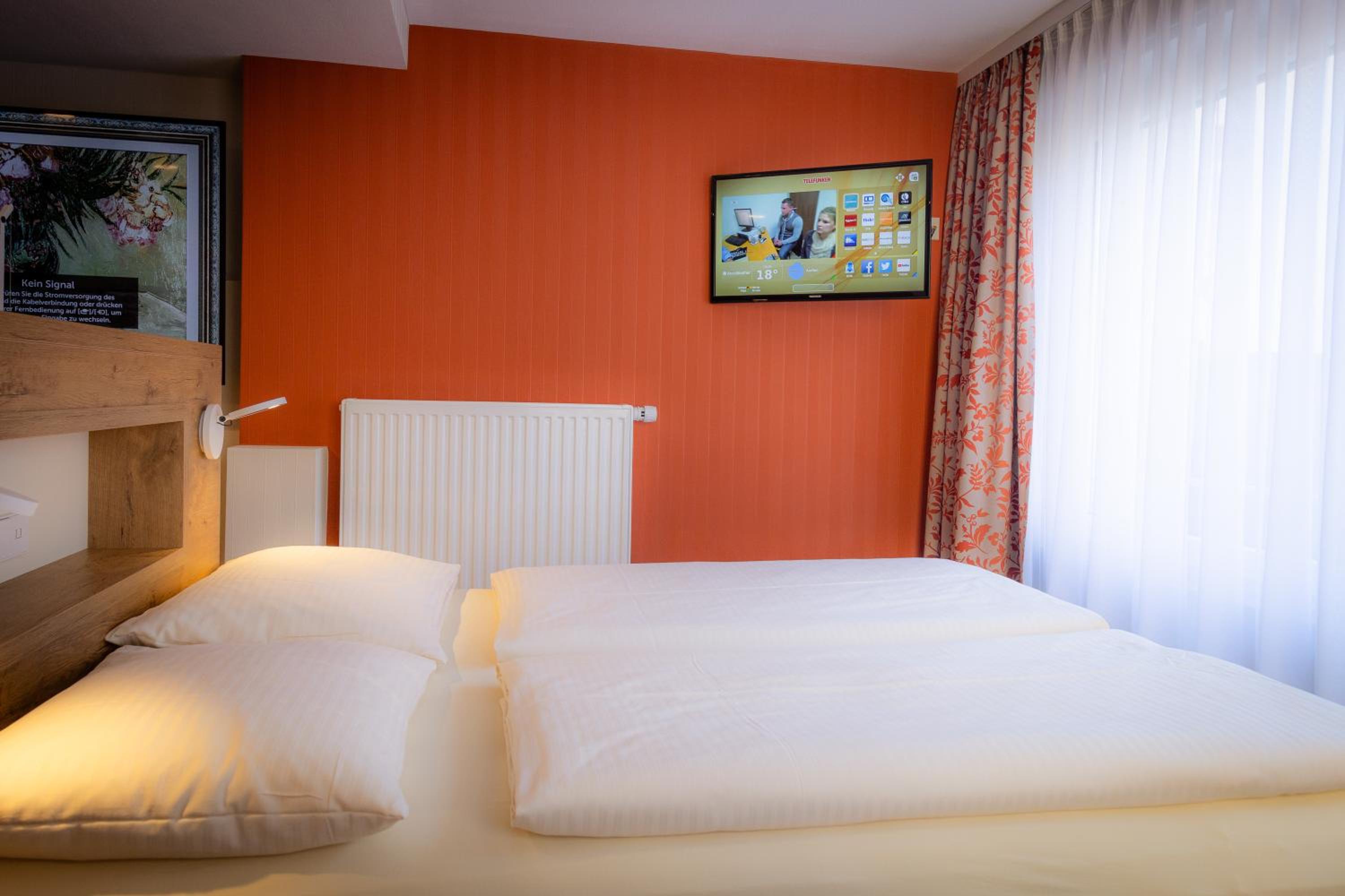 Comfort Room - Photo 1