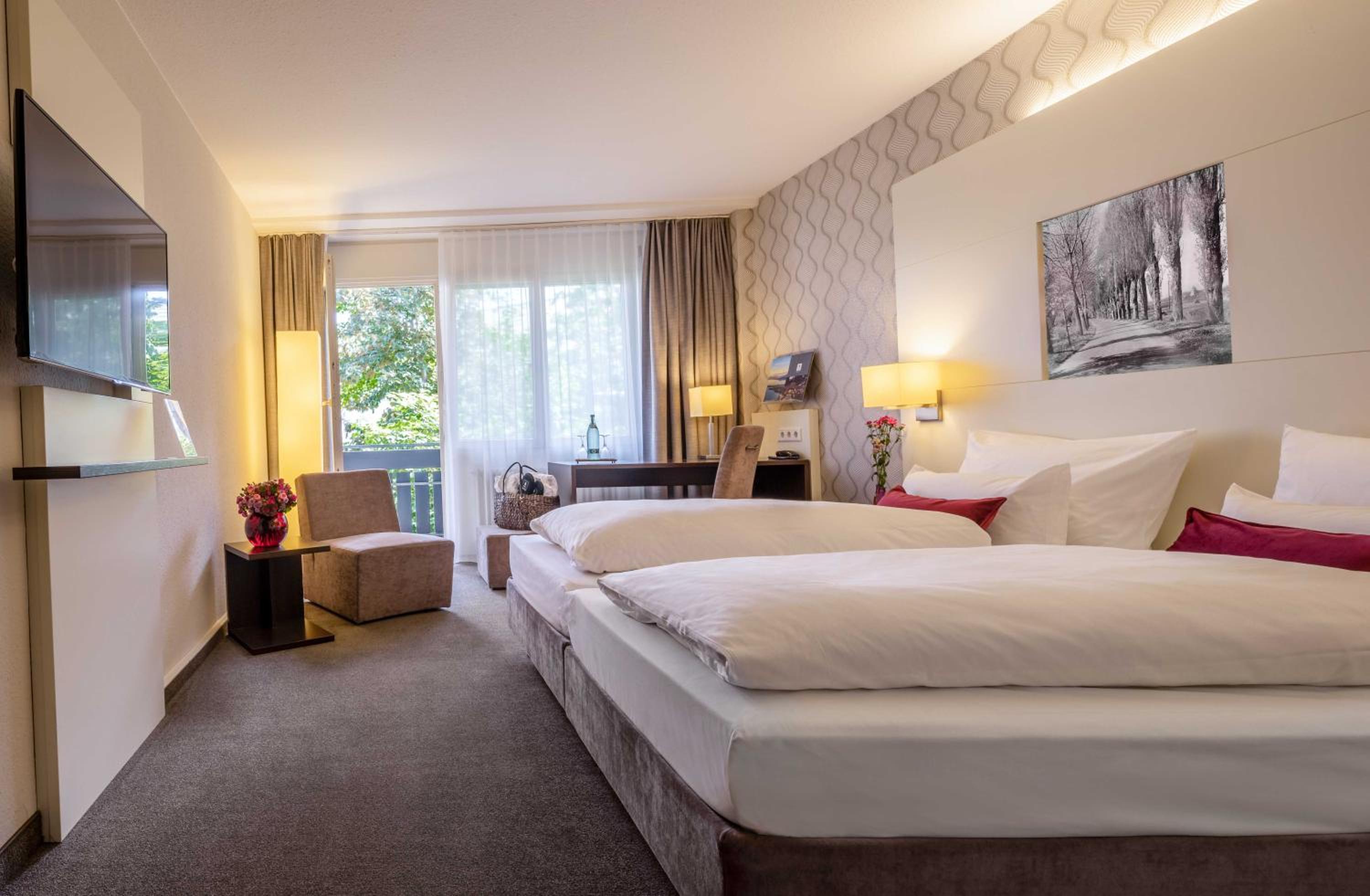 Double Room with Balcony - Photo 1