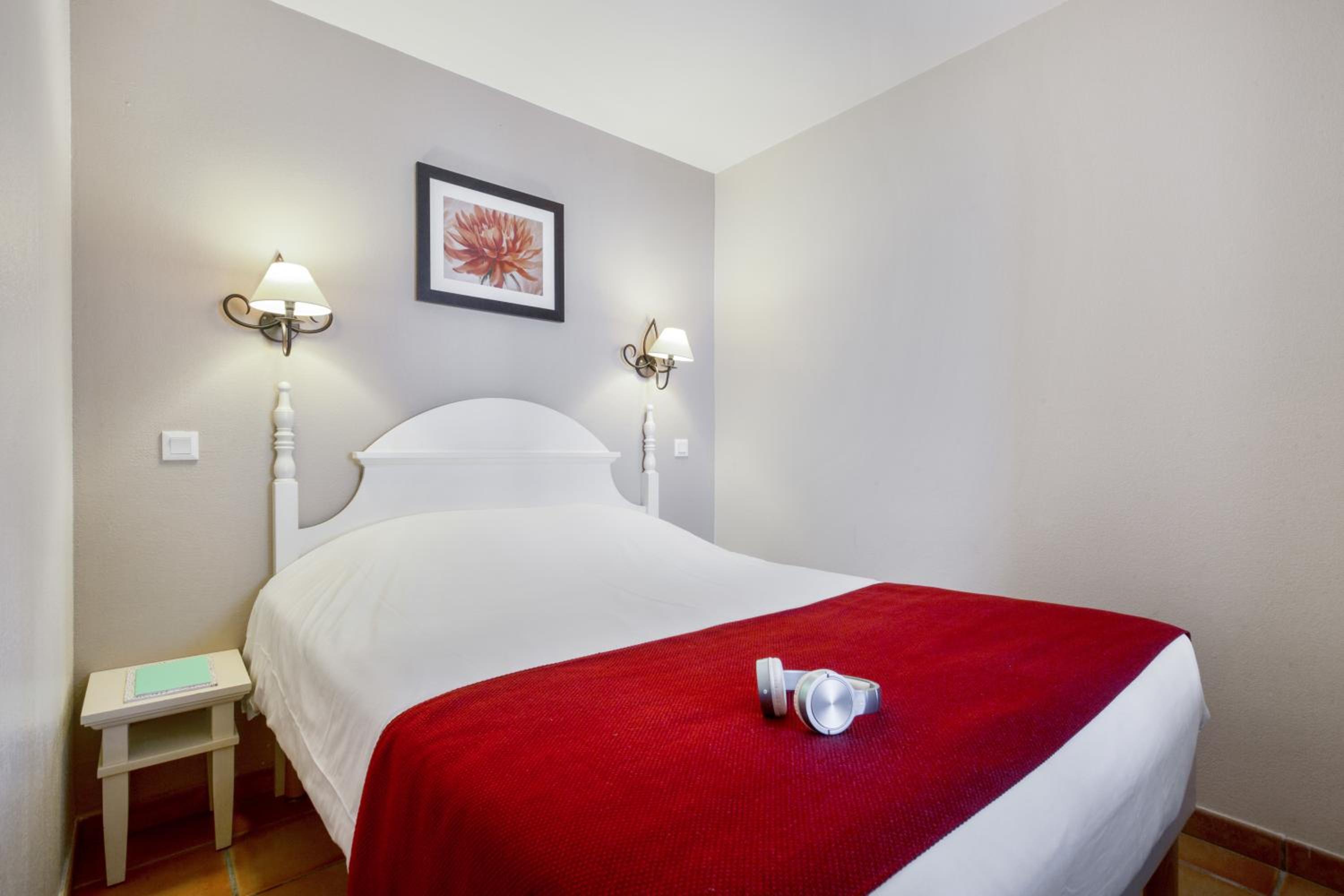 Superior One-Bedroom Apartment with Terrace or Balcony (5 People) photo 1