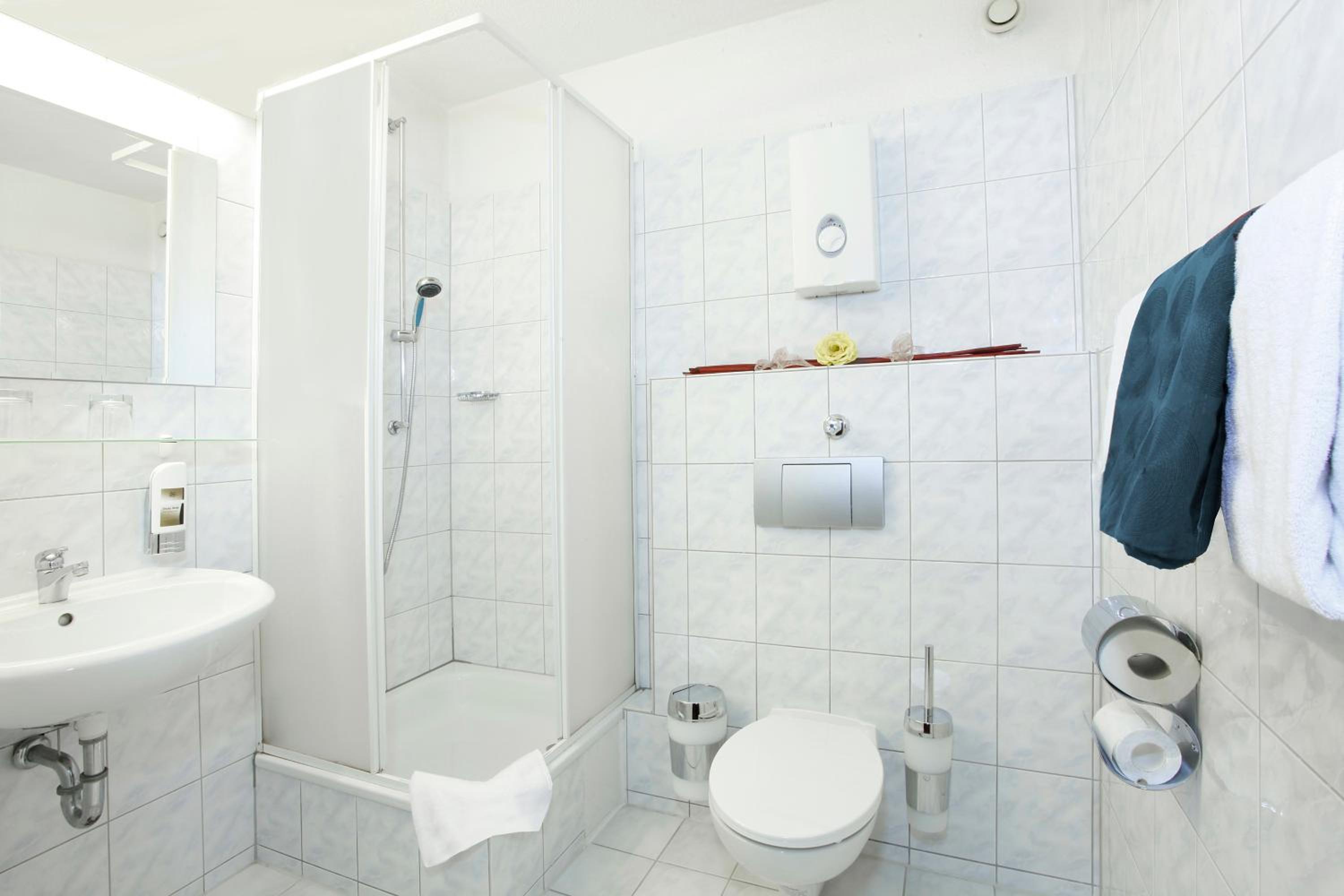 Standard Double Room - Photo 4