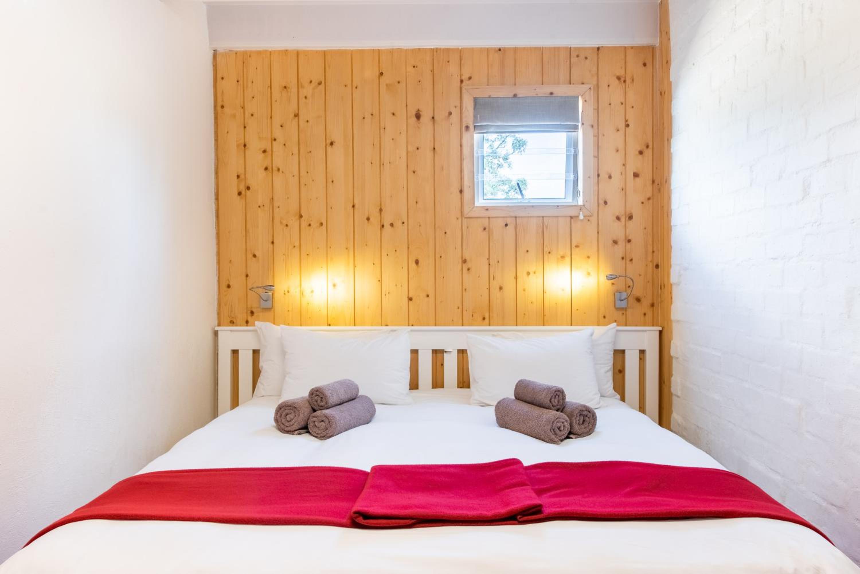 Double Room with Shared Bathroom photo 2