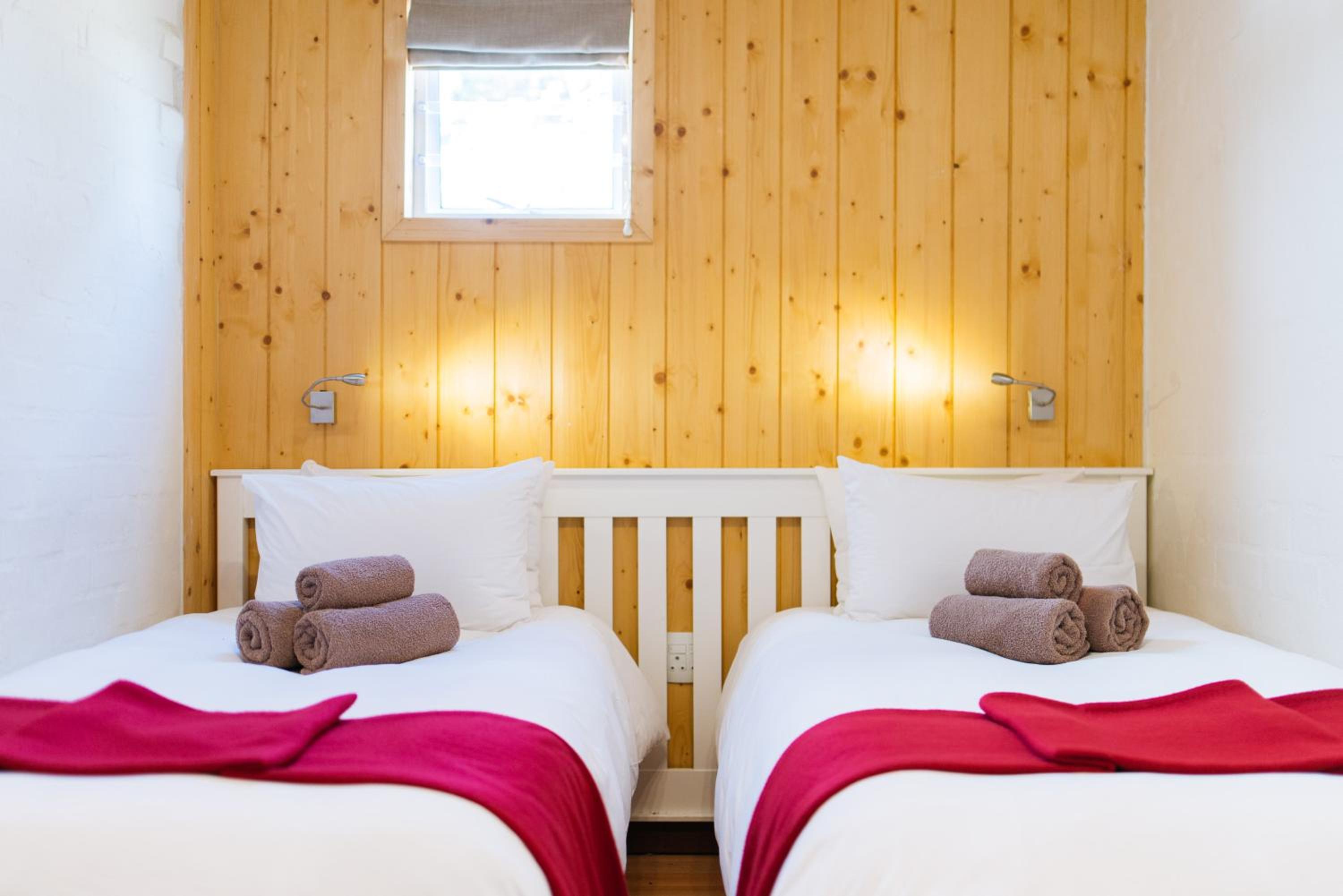 Double Room with Shared Bathroom photo 3
