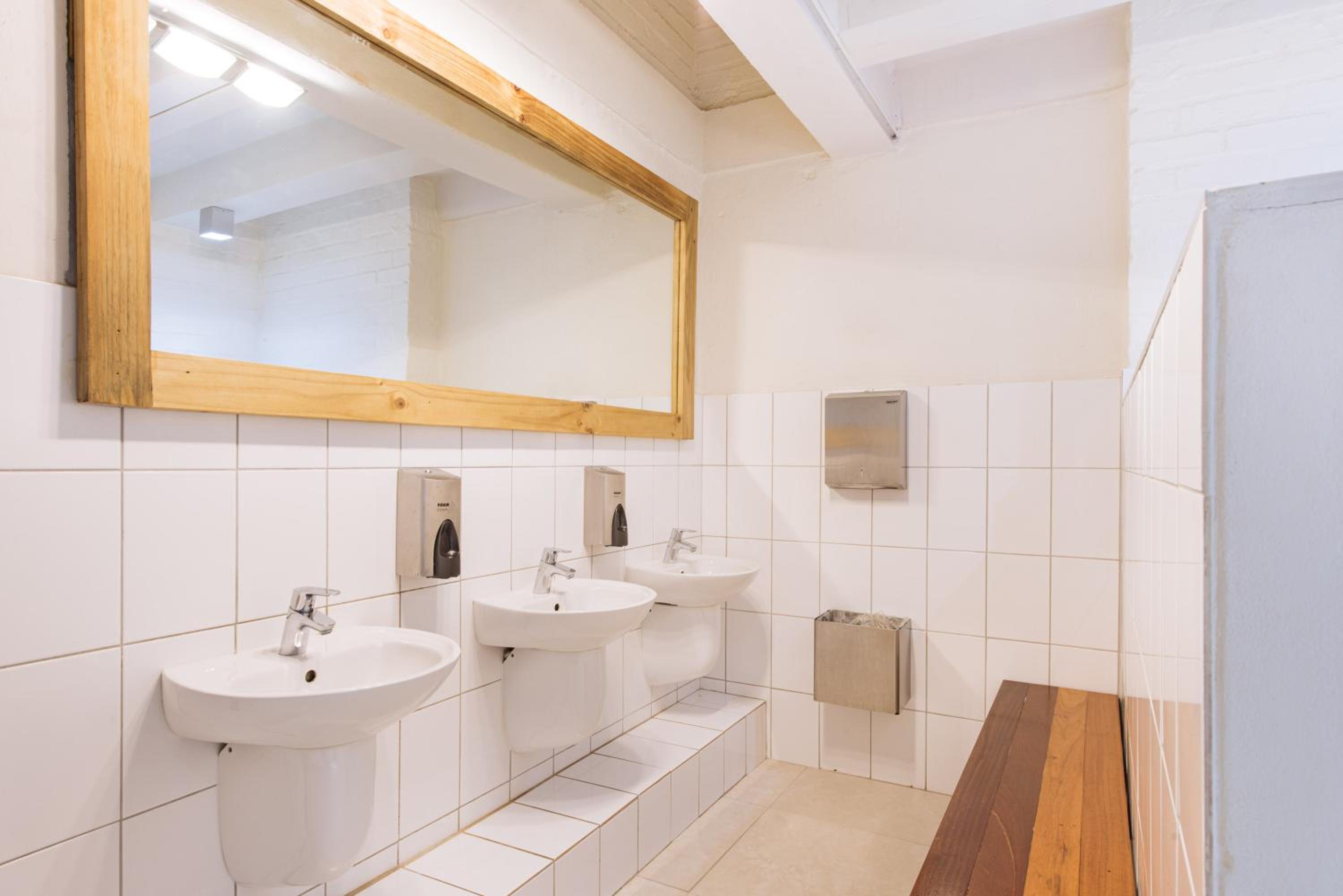 Family Room with Shared Bathroom photo 3