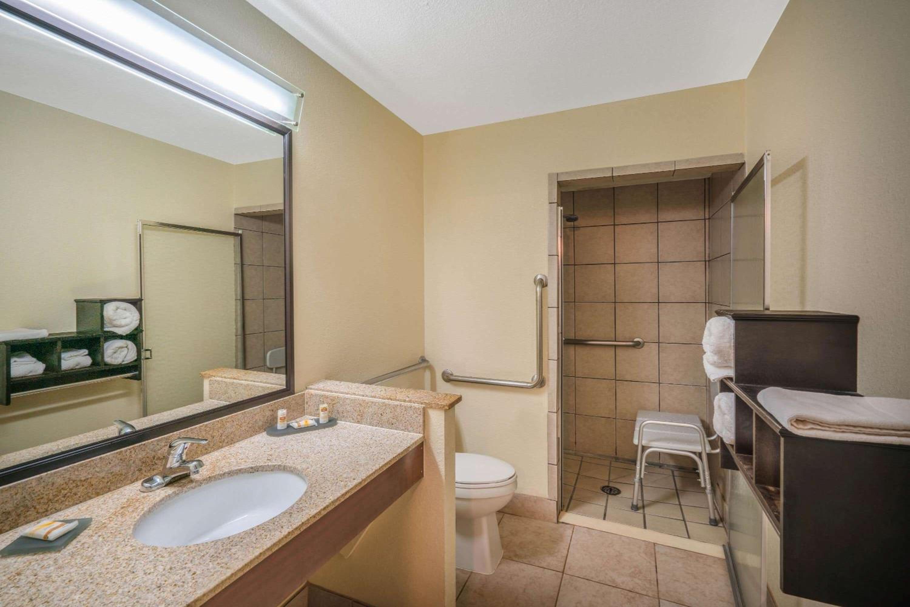 King Room - Disability Access - Photo 2