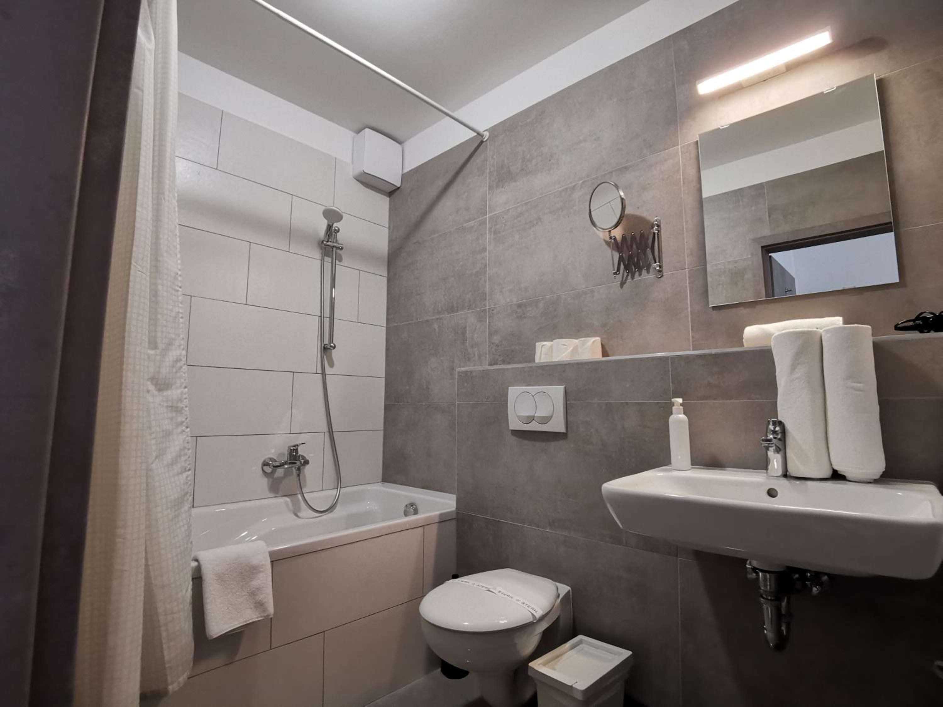 Double Room - Photo 4