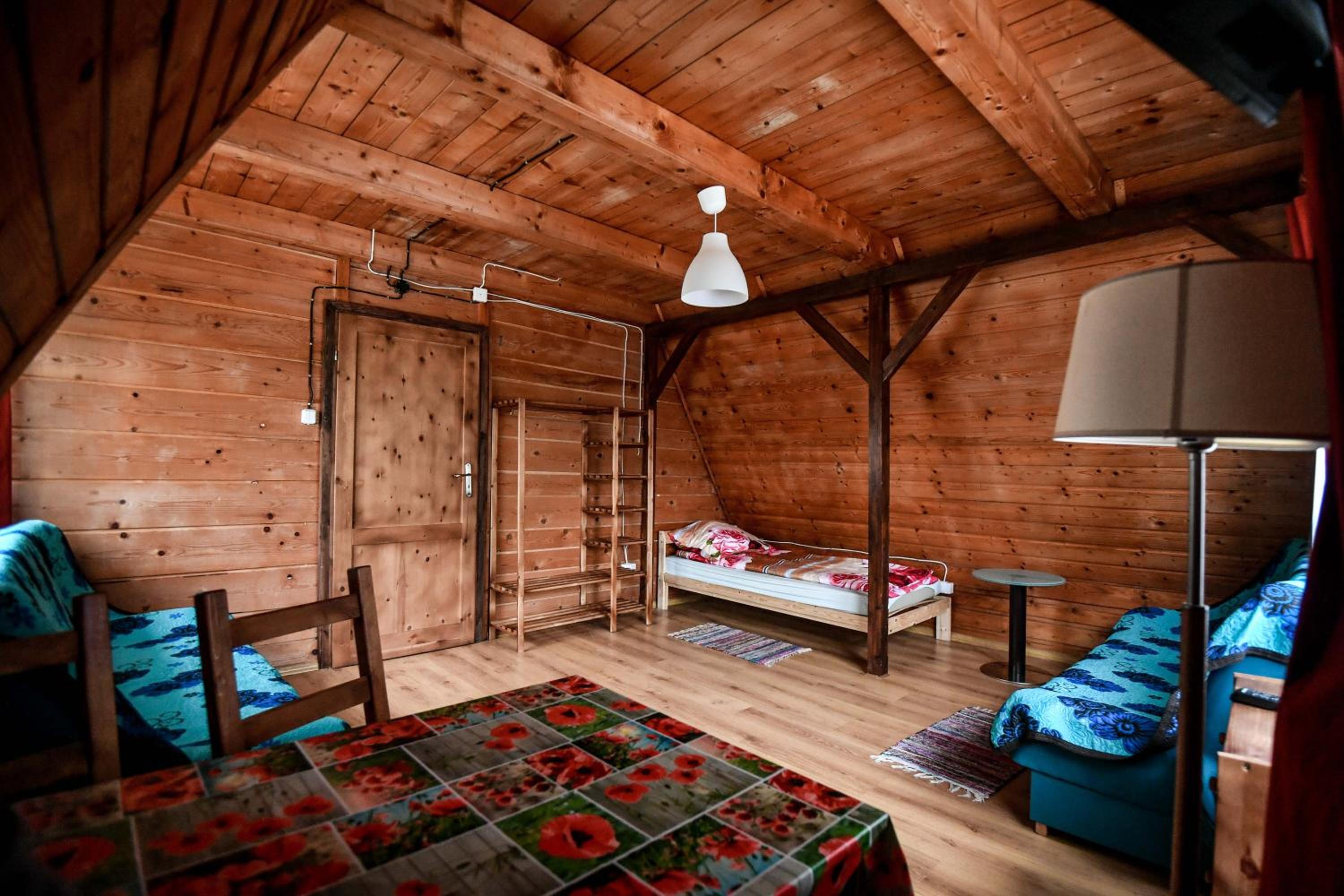 Two-Bedroom House - Photo 2