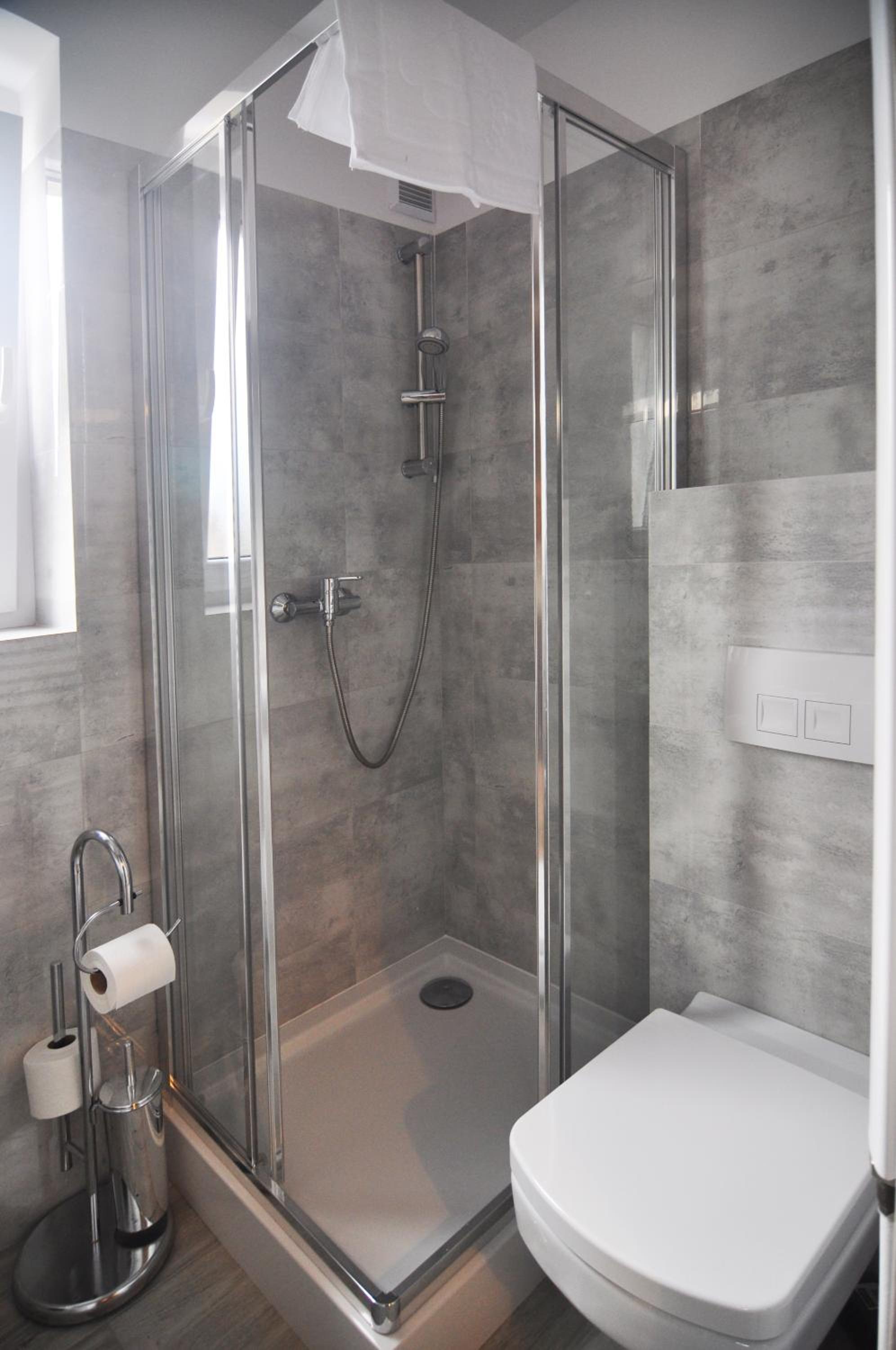 One-Bedroom Apartment - Photo 8