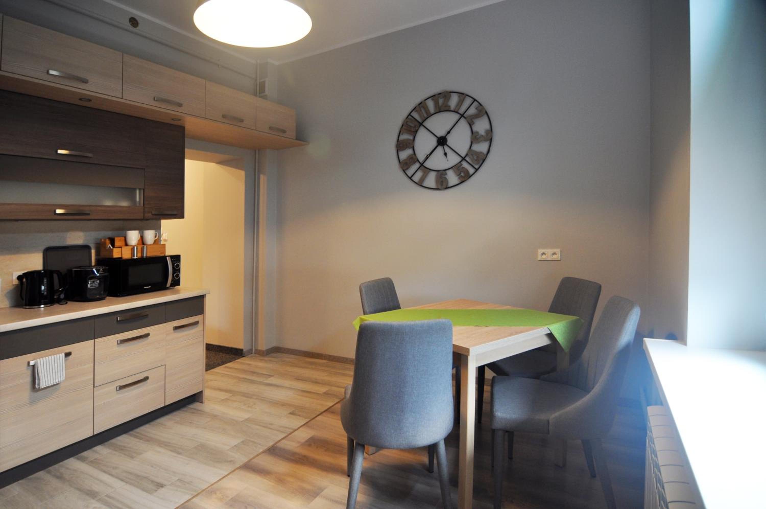 One-Bedroom Apartment - Photo 2