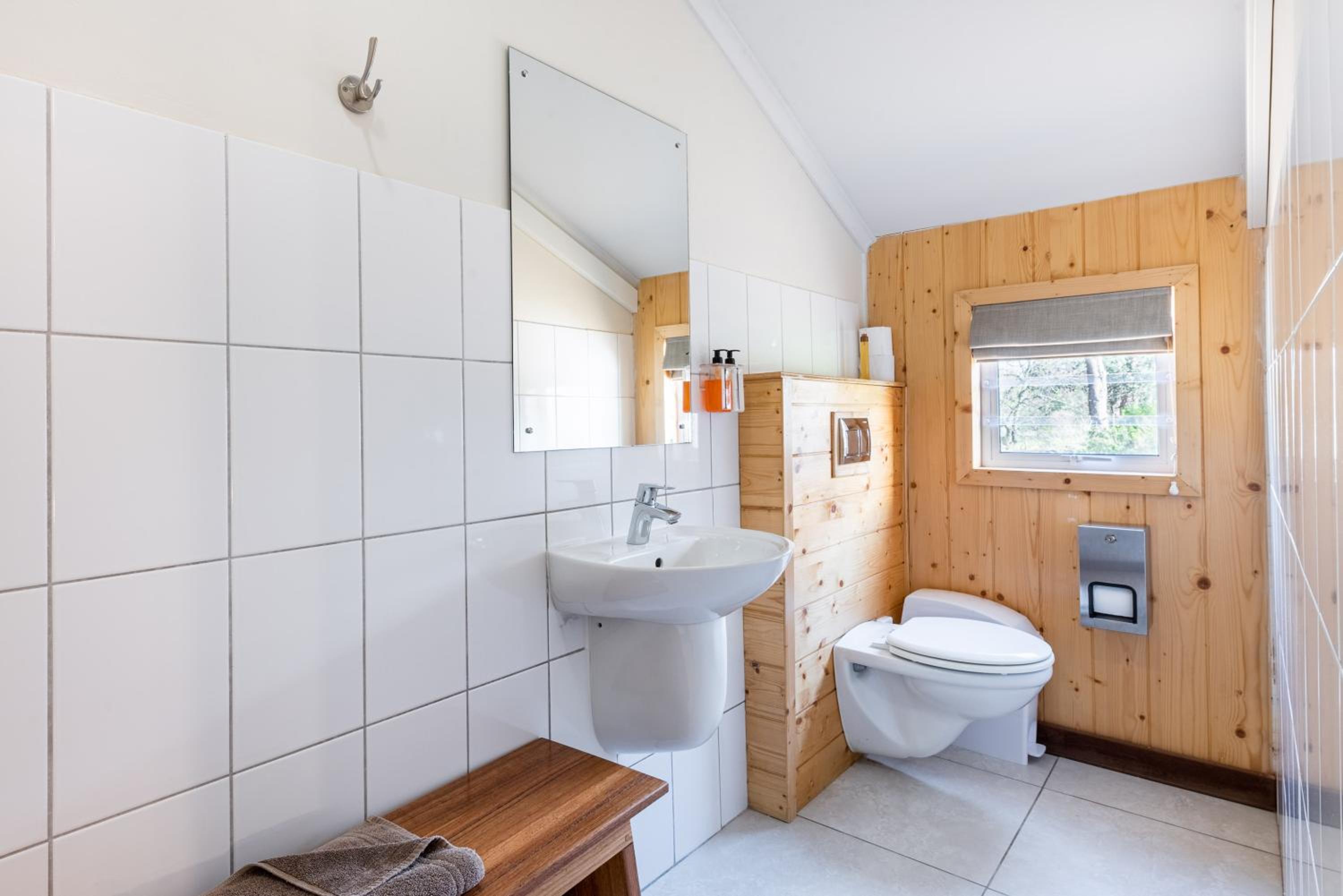 Family Room with Private Bathroom photo 3