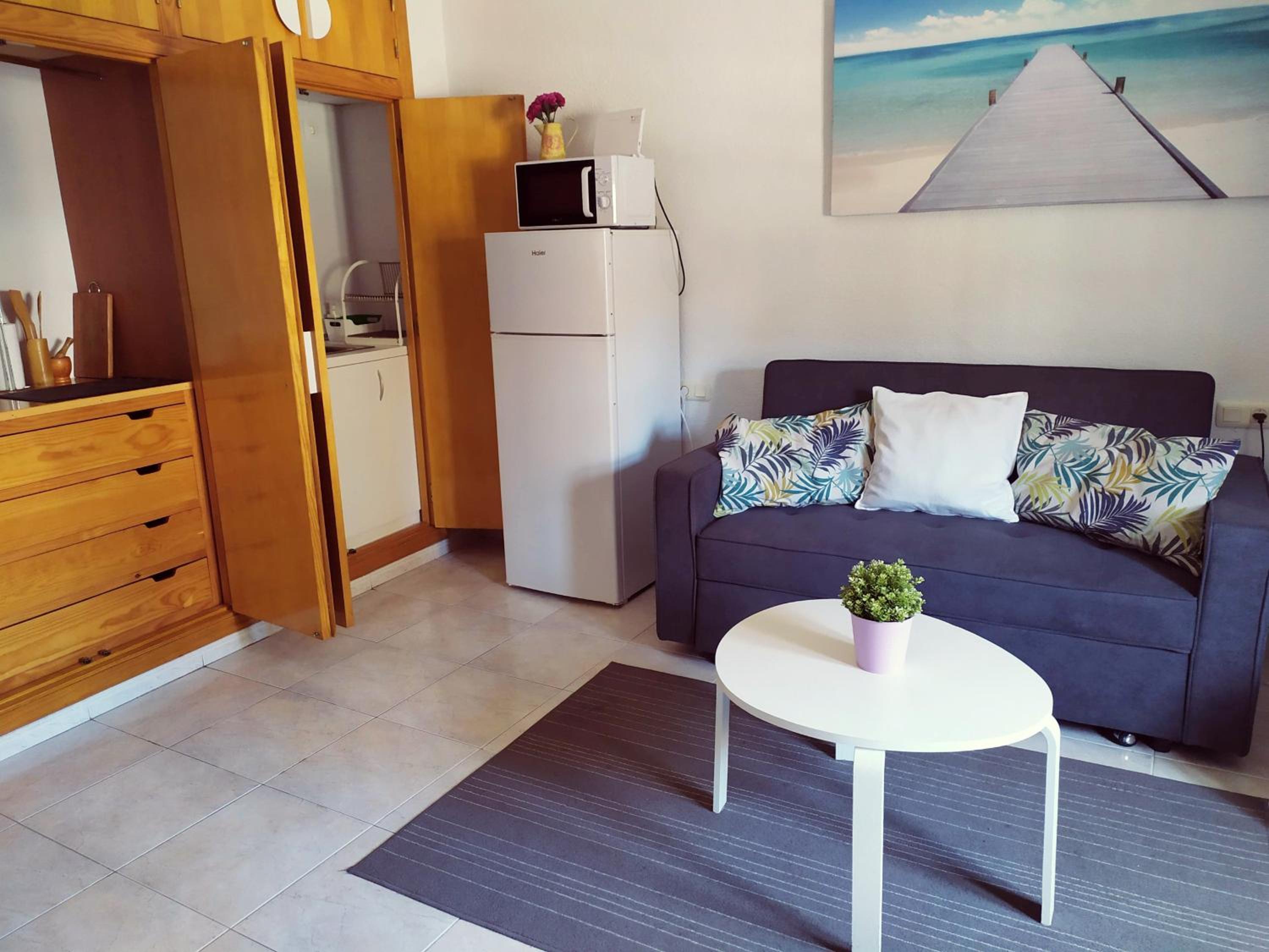 Apartment with Balcony - Photo 10