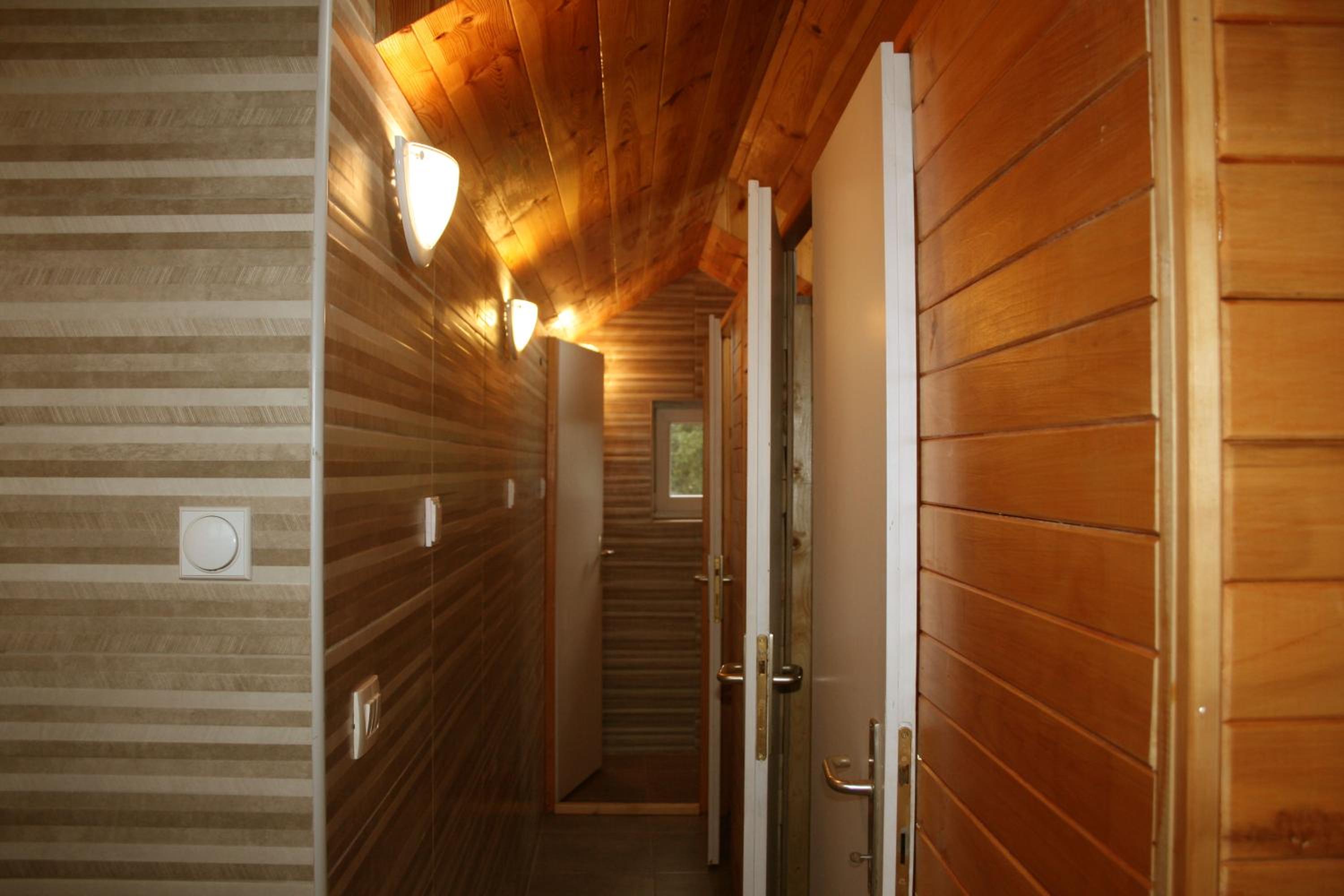 Family Room - Photo 19