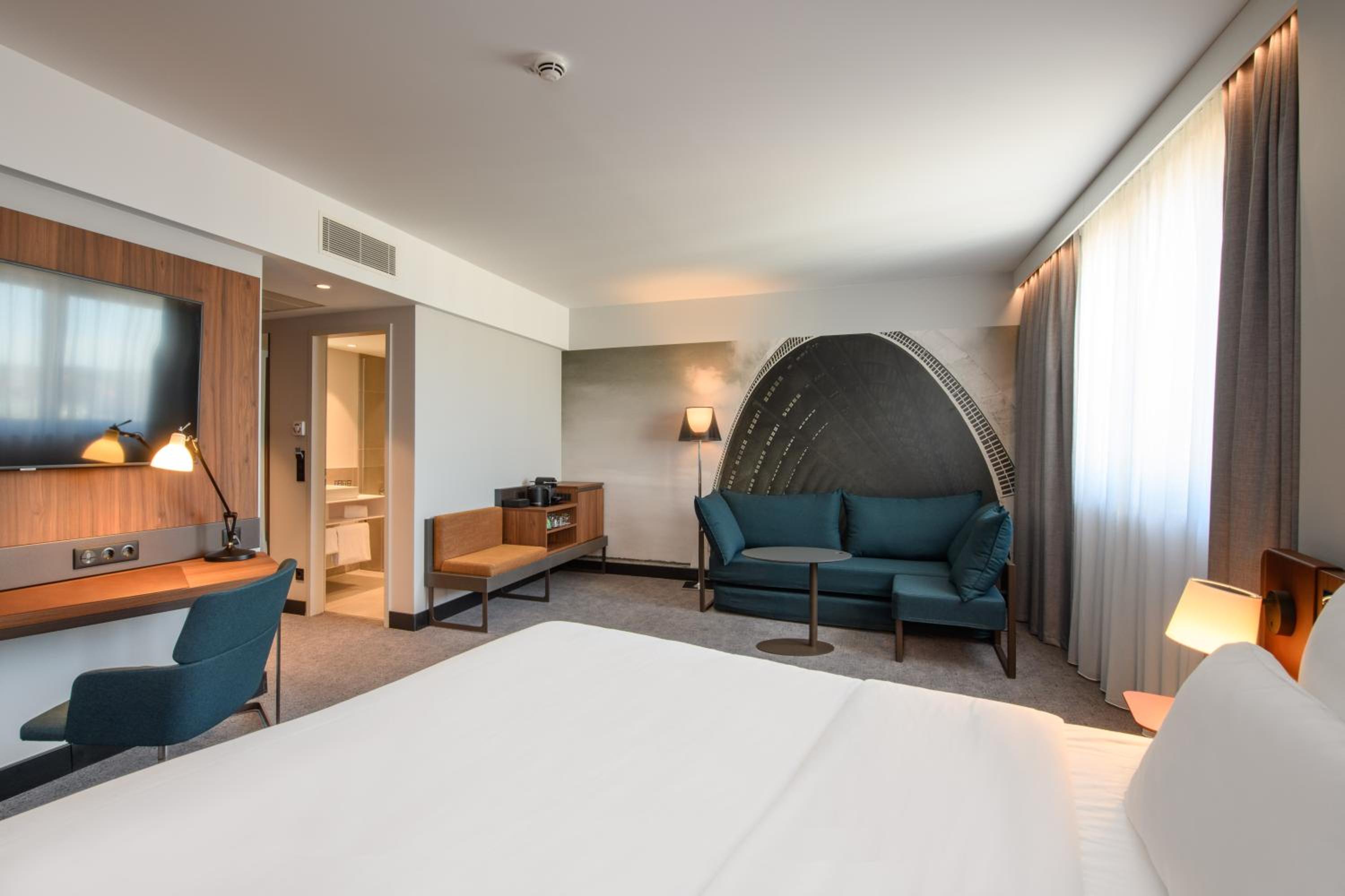Executive Double Room with Sofa - Photo 1