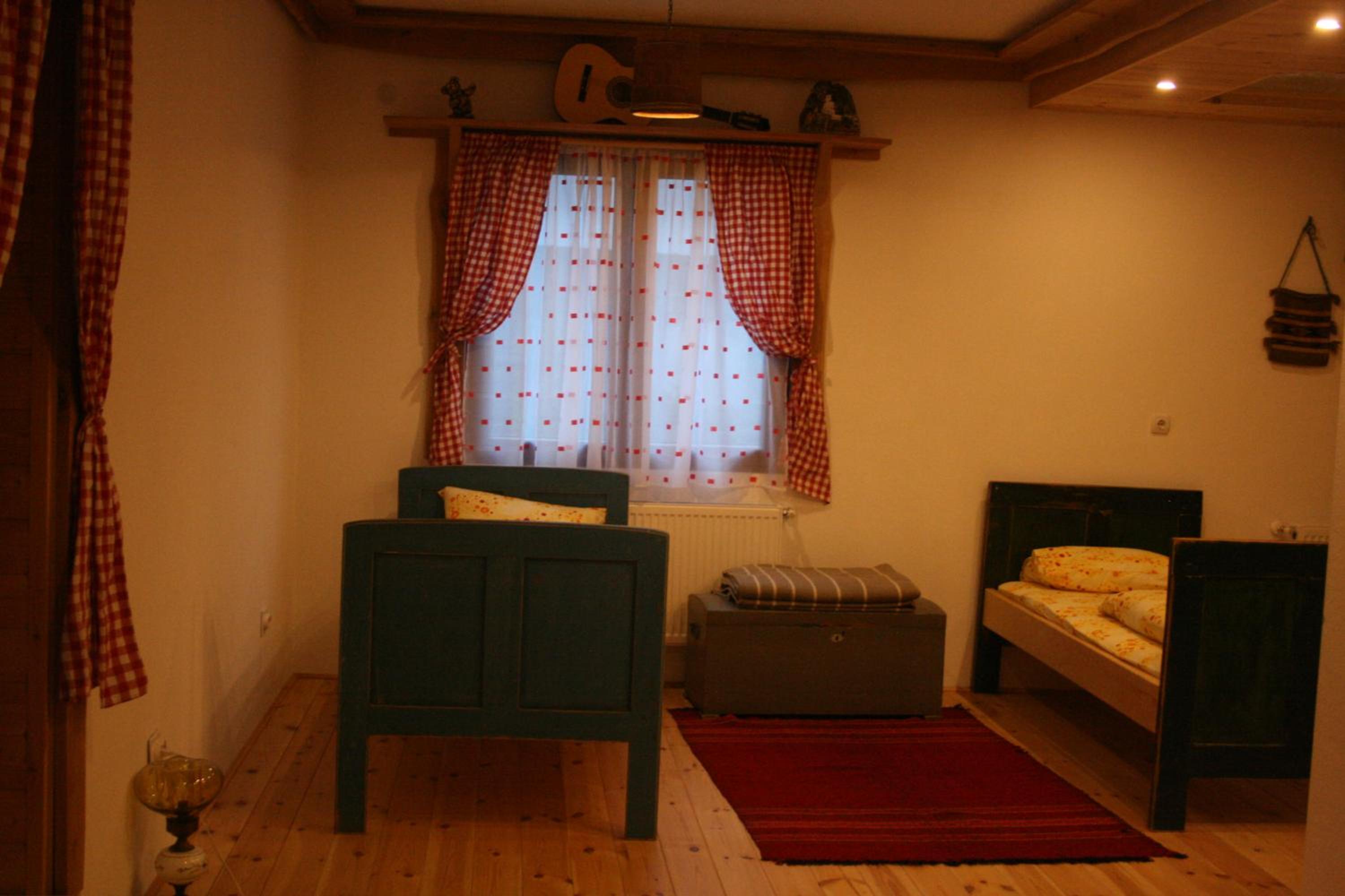 Family Room - Photo 11