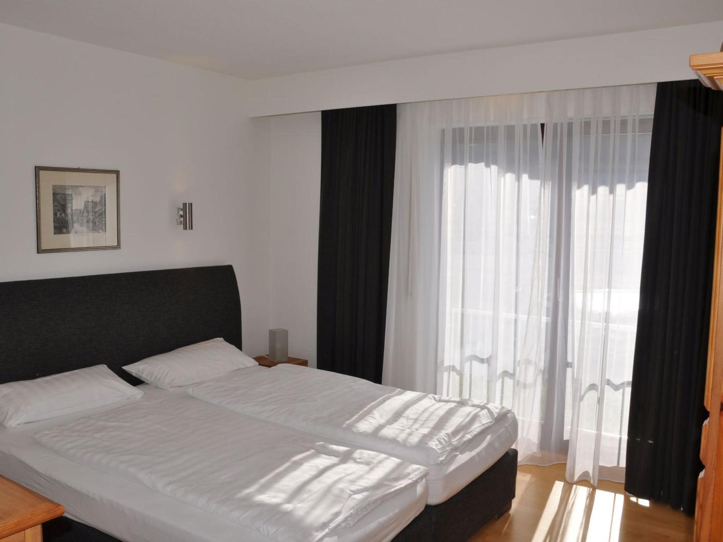 Apartment with Balcony photo 3
