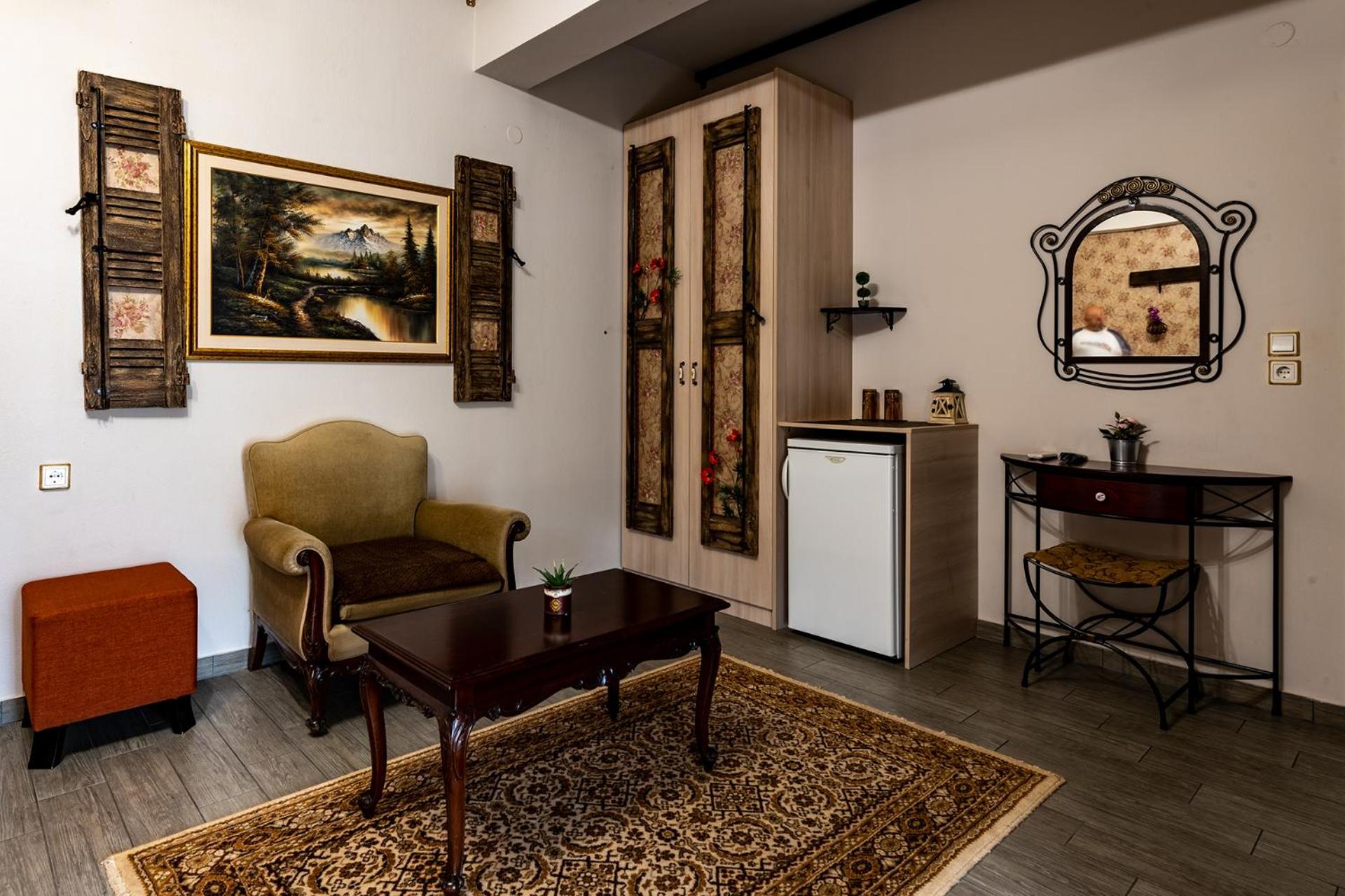 Deluxe Double Room with Balcony - Photo 21