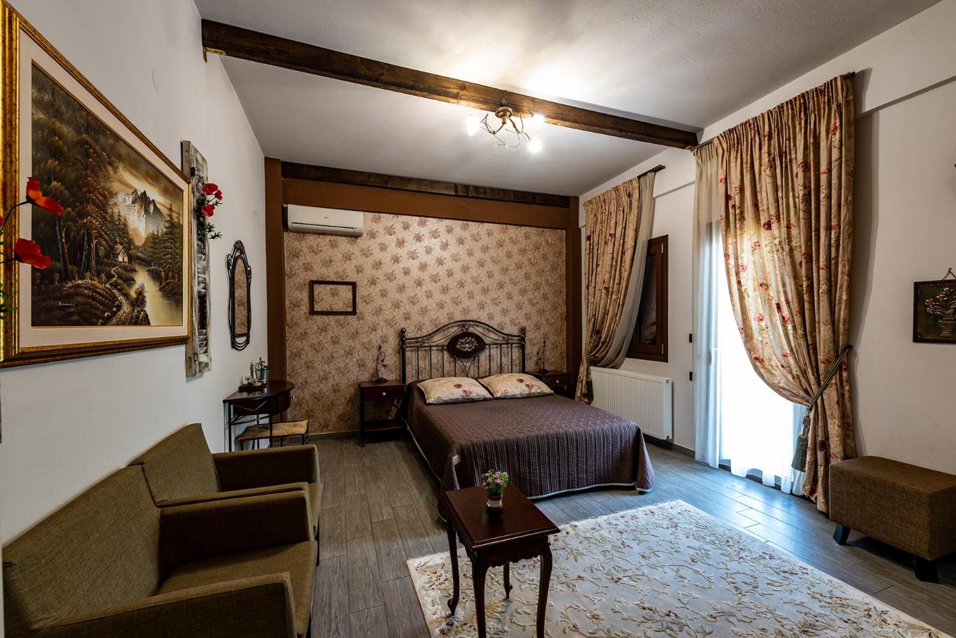 Deluxe Double Room with Balcony - Photo 19
