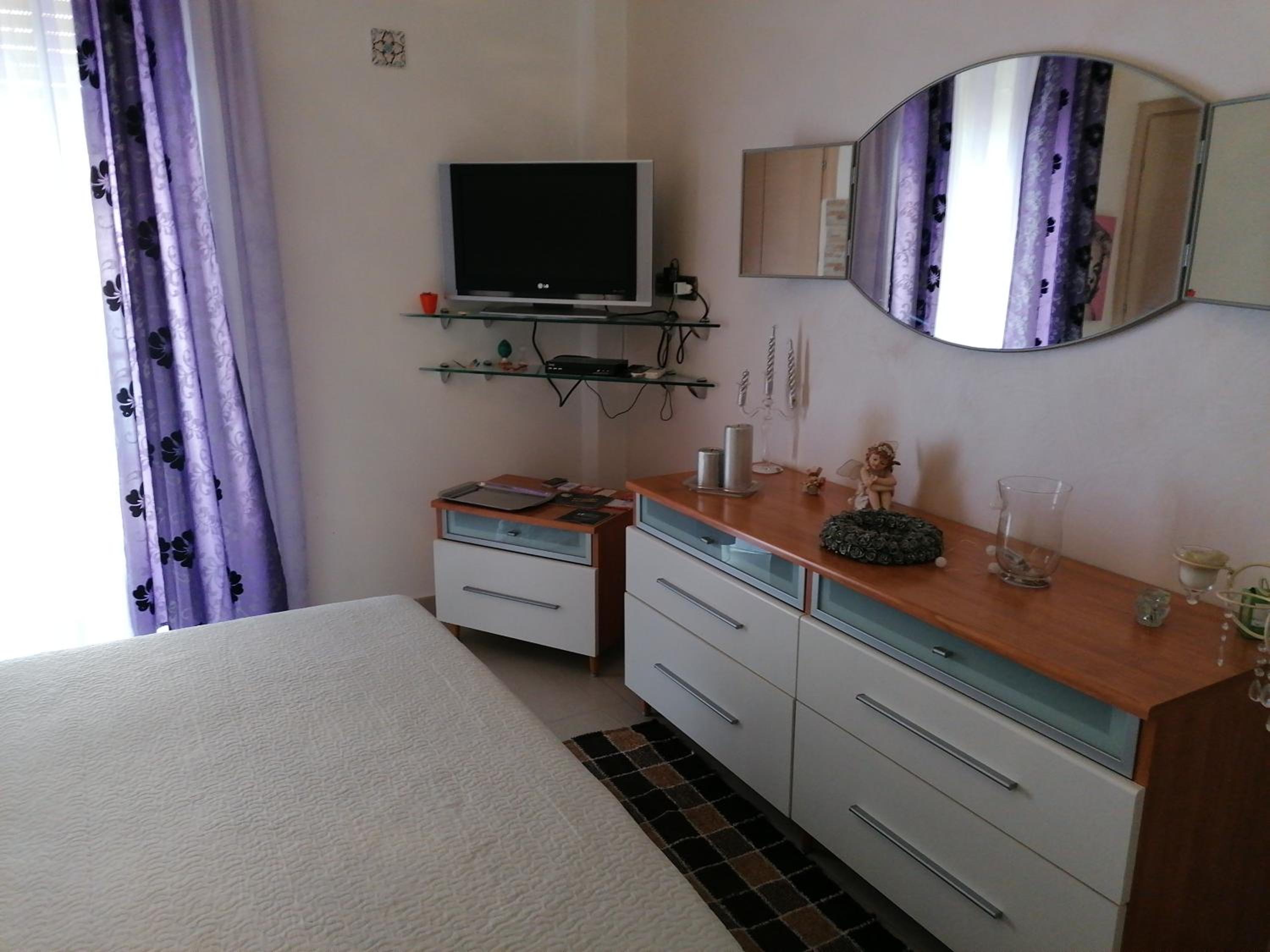 Double Room with Private Bathroom - Photo 37