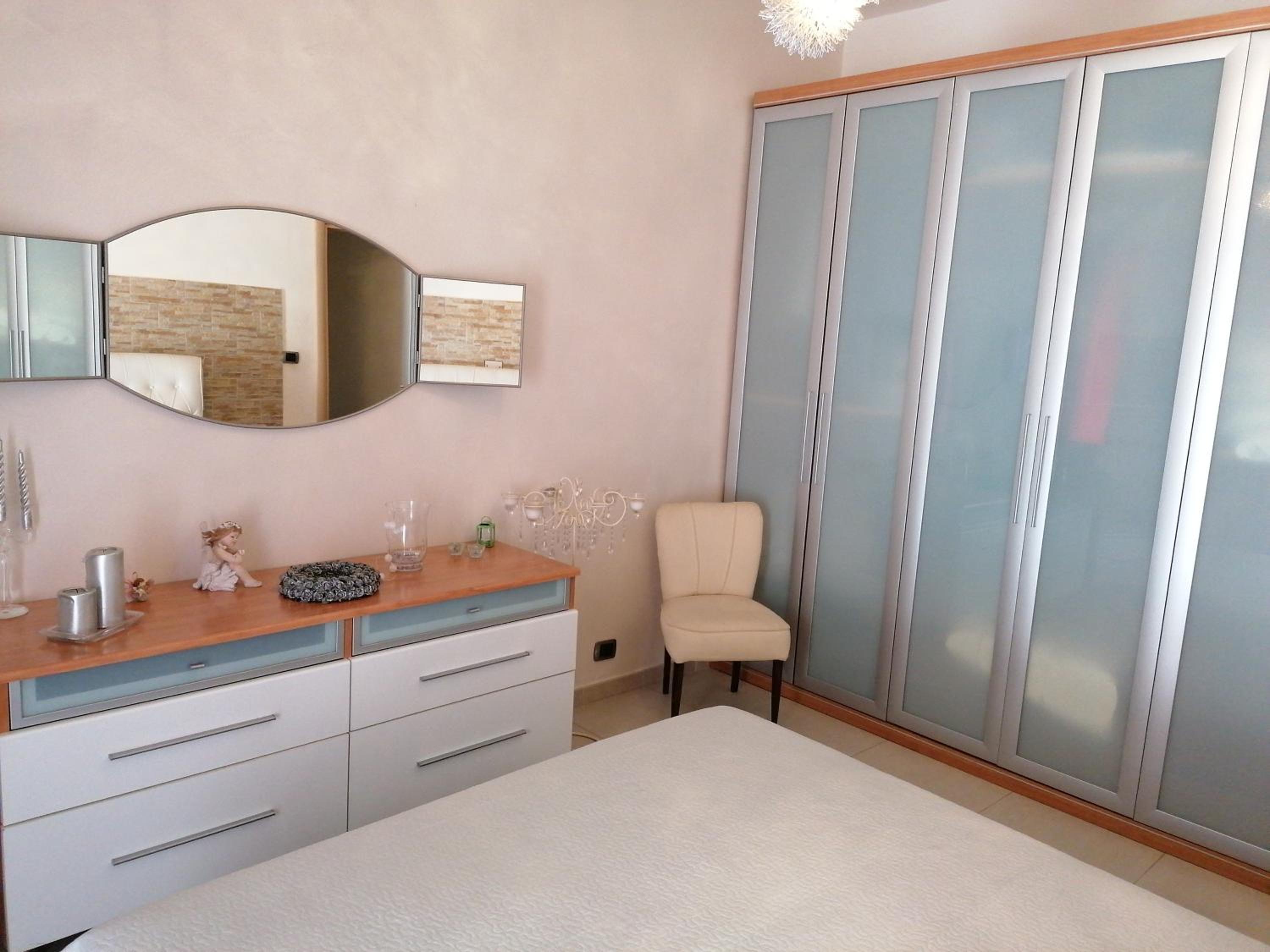 Double Room with Private Bathroom - Photo 47